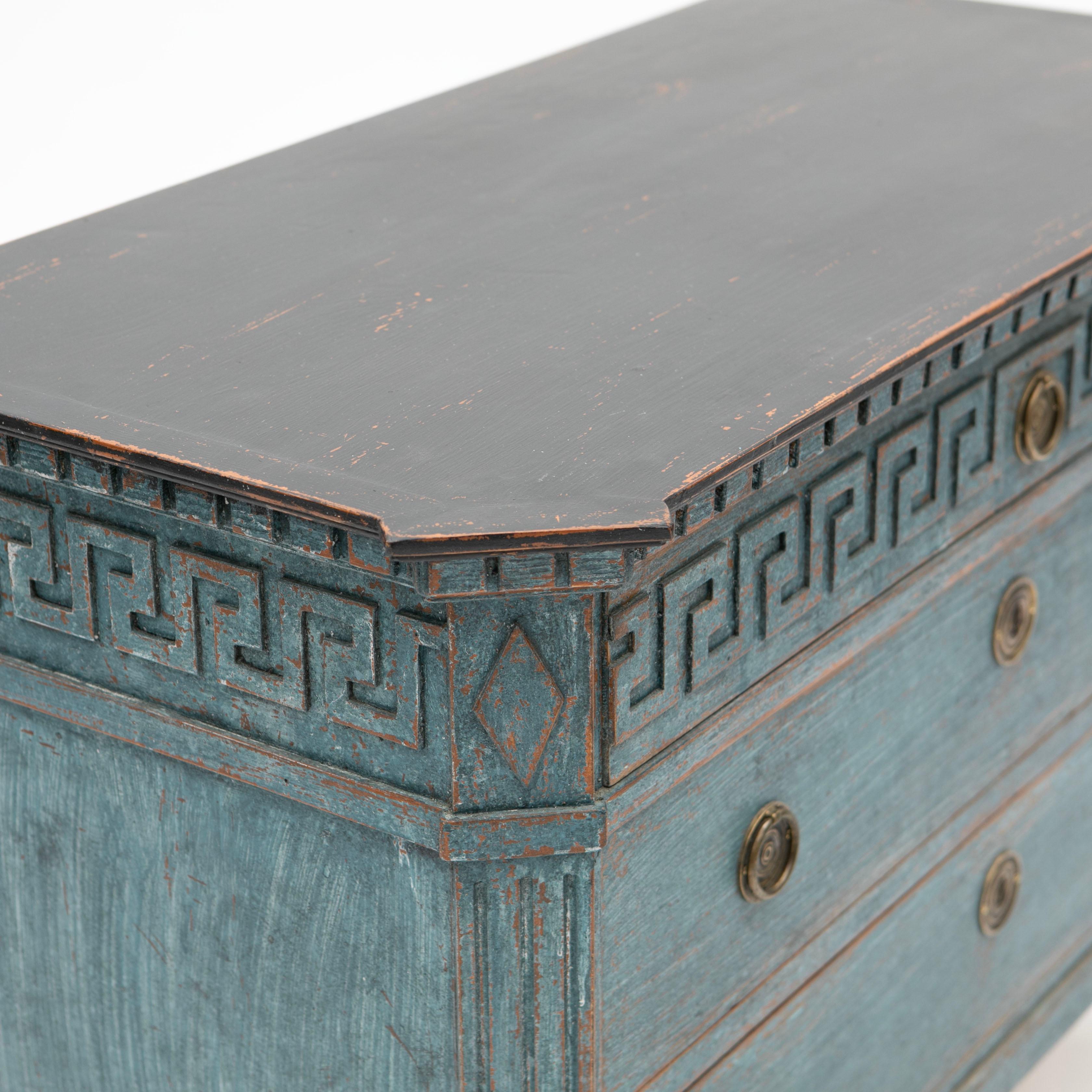 Pair of Swedish Gustavian Style Blue Painted Chest of Drawers In Good Condition For Sale In Kastrup, DK