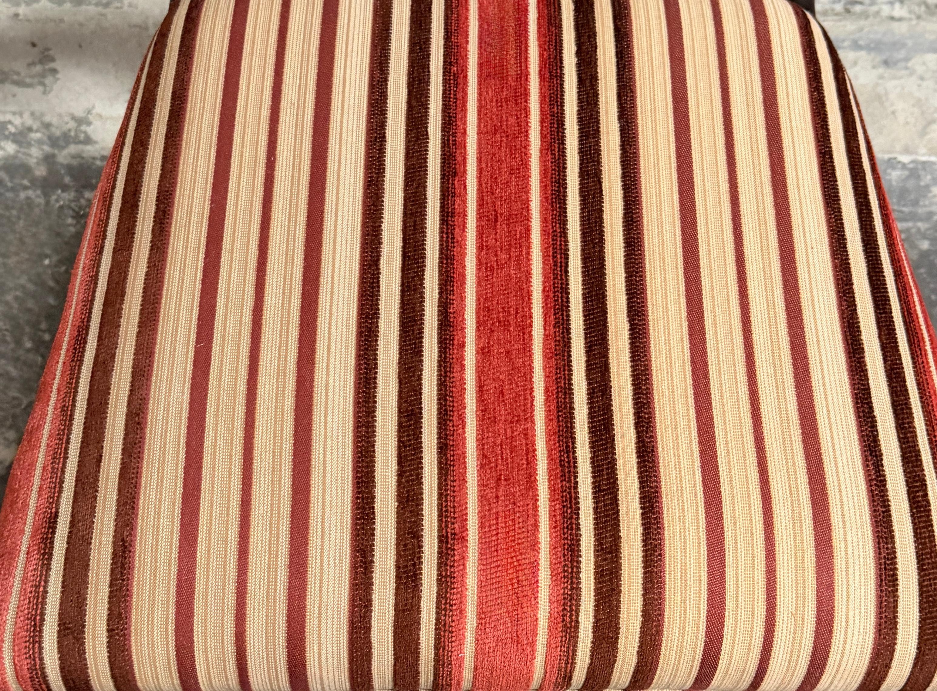 Paar antike schwedische Karl Johan Biedermeier Stühle aus geflammter Birke - restauriert im Angebot 3