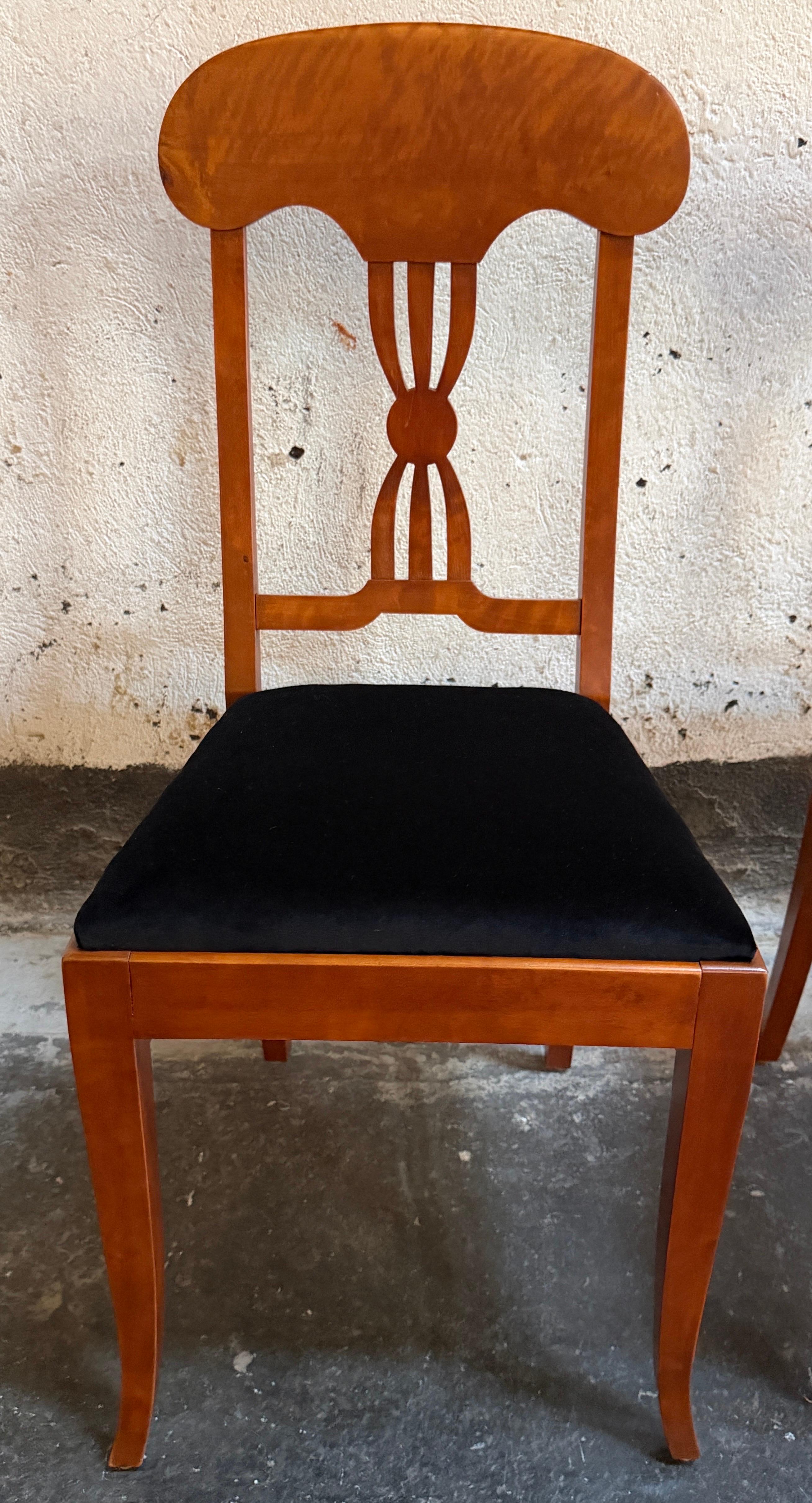 Coppia di antiche sedie svedesi Karl Johan (Biedermeier) Revival c. 1900 in vendita 1