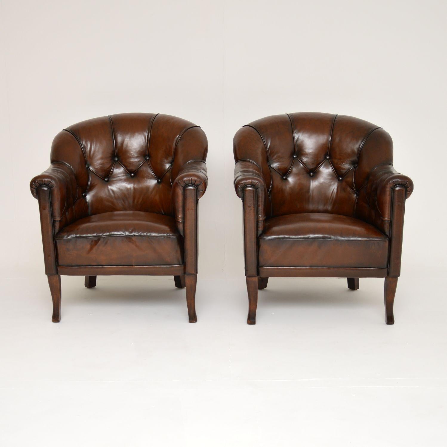 Pair of Antique Swedish Leather Armchairs In Good Condition In London, GB