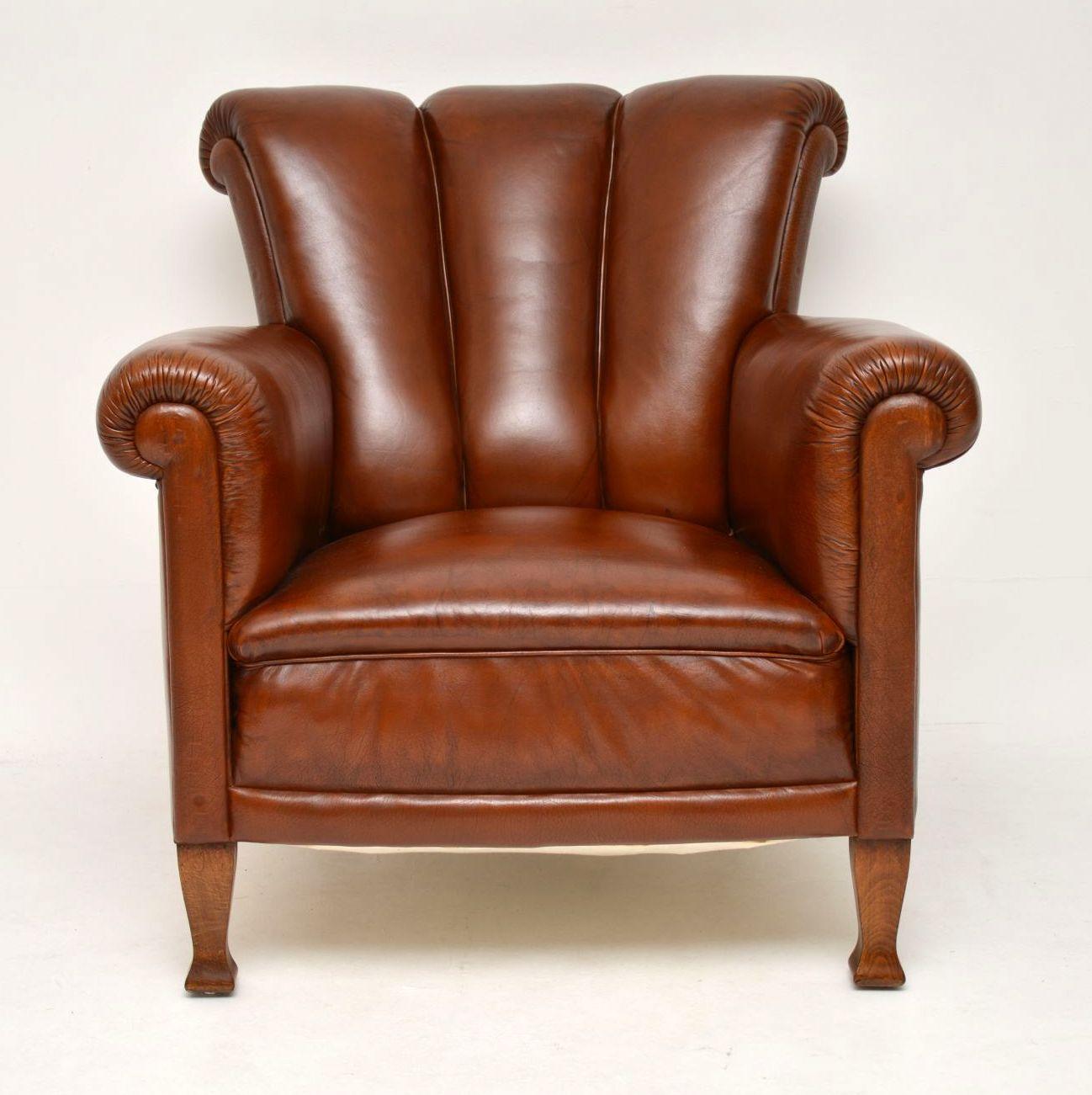 Pair of Antique Swedish Leather Armchairs In Good Condition In London, GB