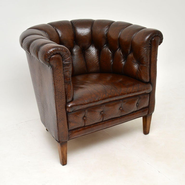 Pair of Antique Swedish Leather Chesterfield Armchairs In Good Condition In London, GB