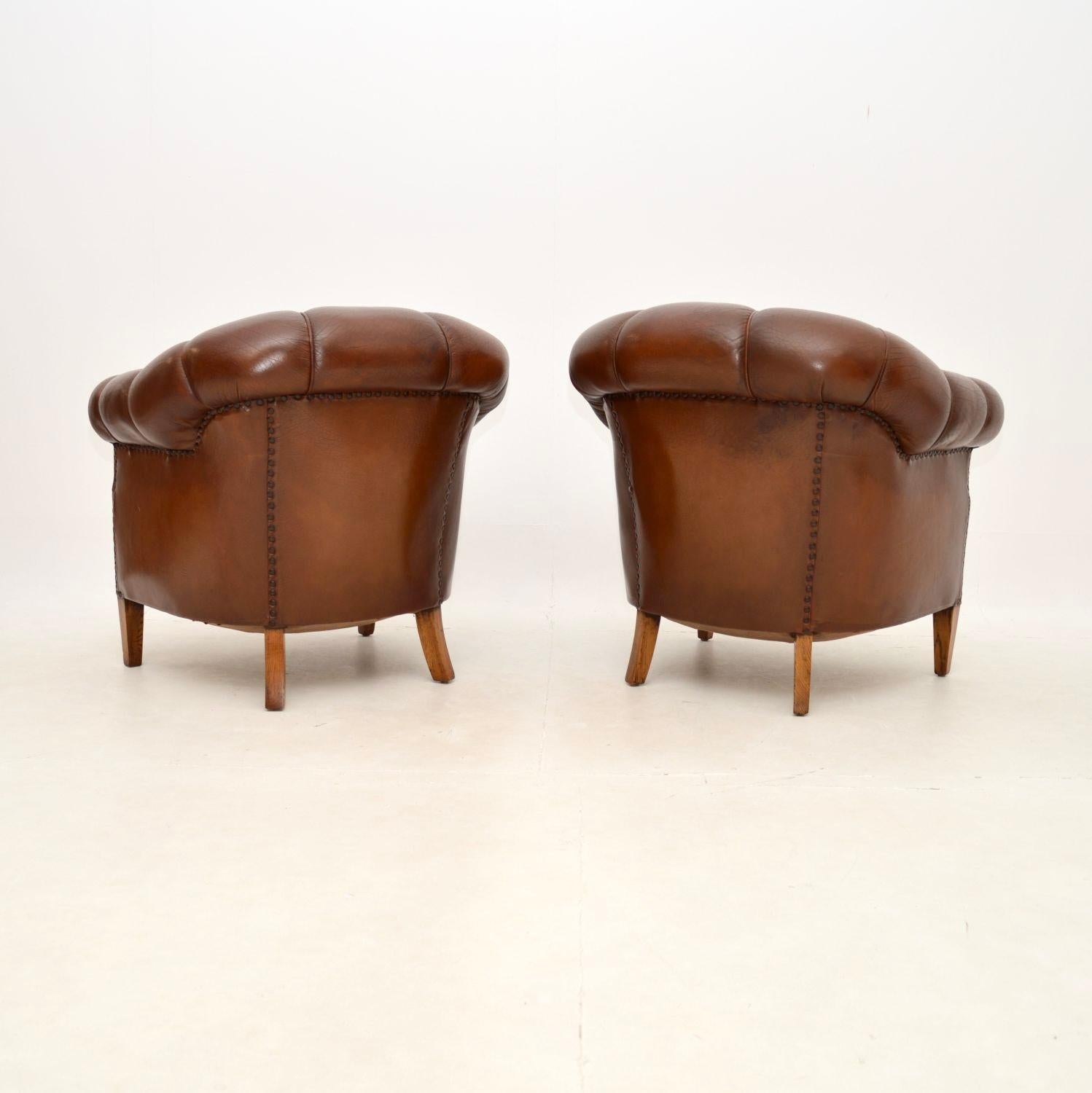 Pair of Antique Swedish Leather Club Armchairs In Good Condition For Sale In London, GB