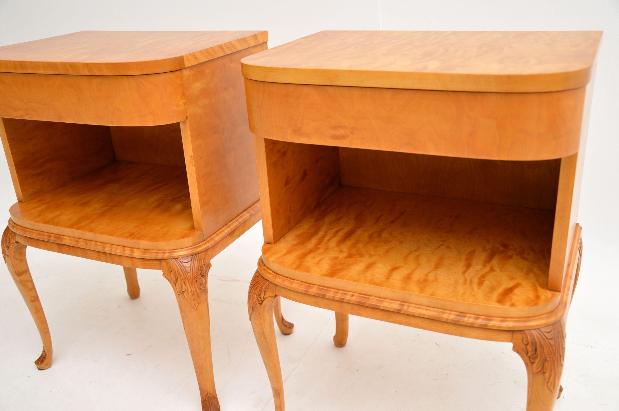 Pair of Antique Swedish Satin Birch Bedside Cabinets 4