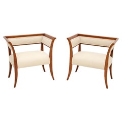 Coppia di antiche poltrone Biedermeier svedesi in betulla satinata