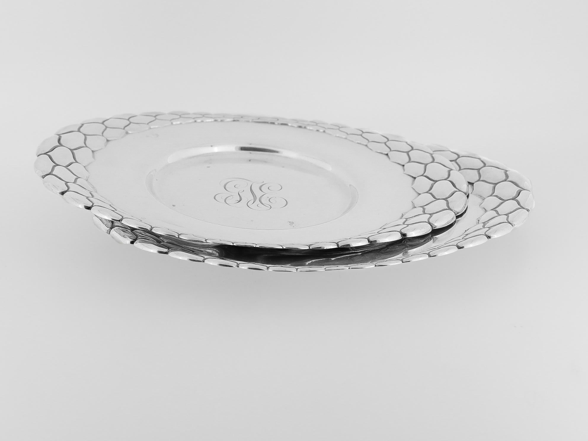 Pair of Antique Tiffany & Co. Sterling Silver Plates with 'G.S.E.' Monogram For Sale 2