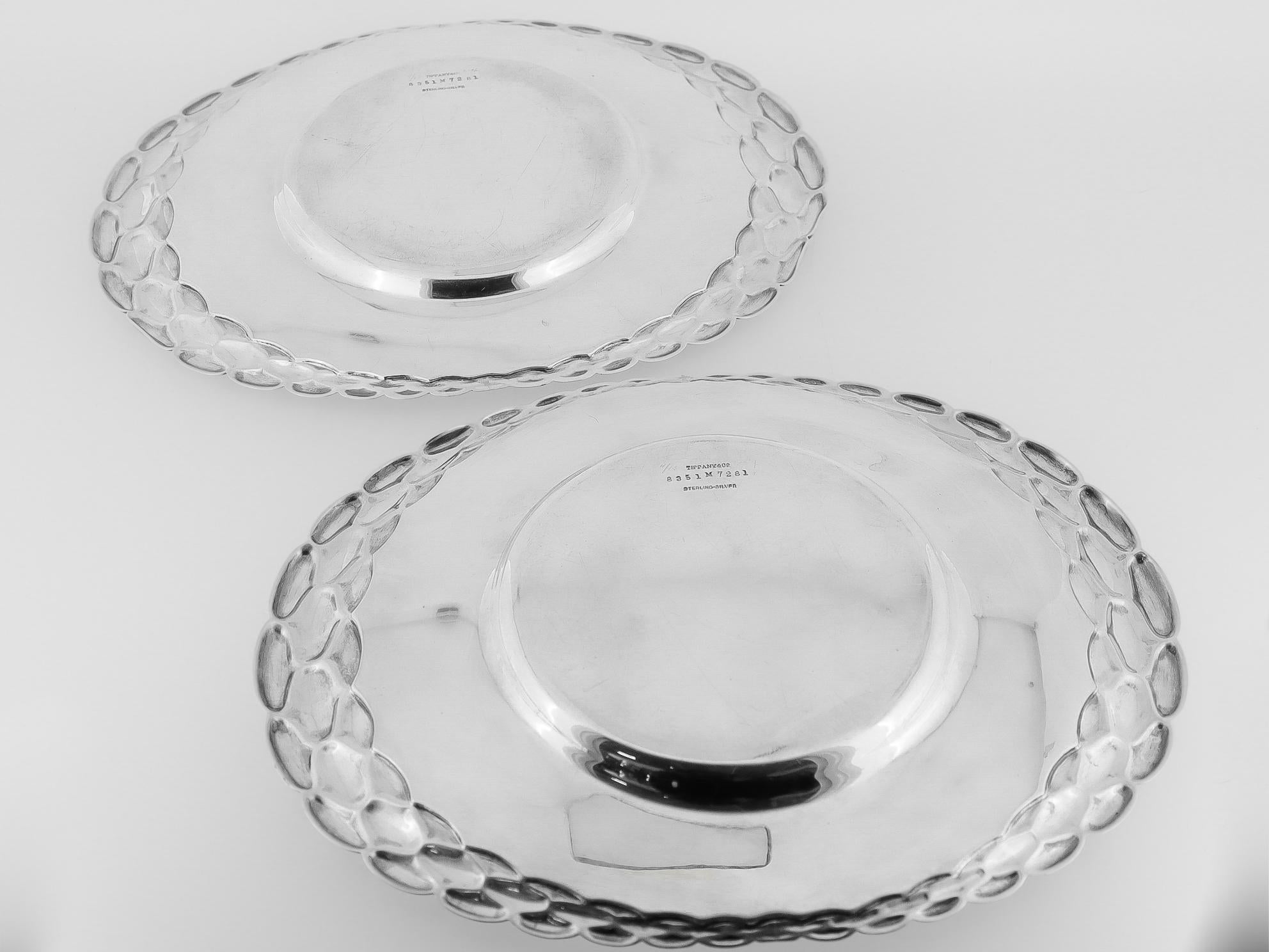 Pair of Antique Tiffany & Co. Sterling Silver Plates with 'G.S.E.' Monogram For Sale 3