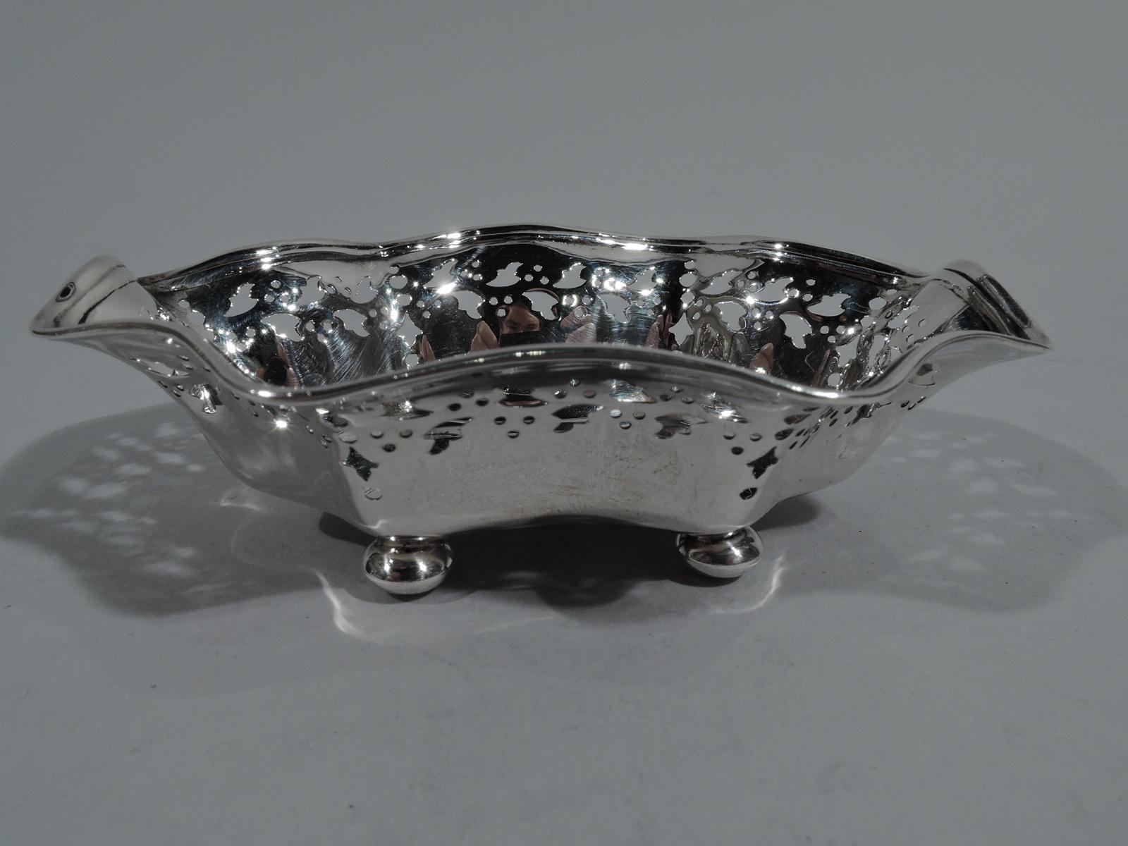 American Pair of Antique Tiffany Edwardian Pierced Sterling Silver Nut Dishes