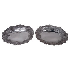 Pareja de cuencos antiguos Tiffany Victorian Classical de plata de ley