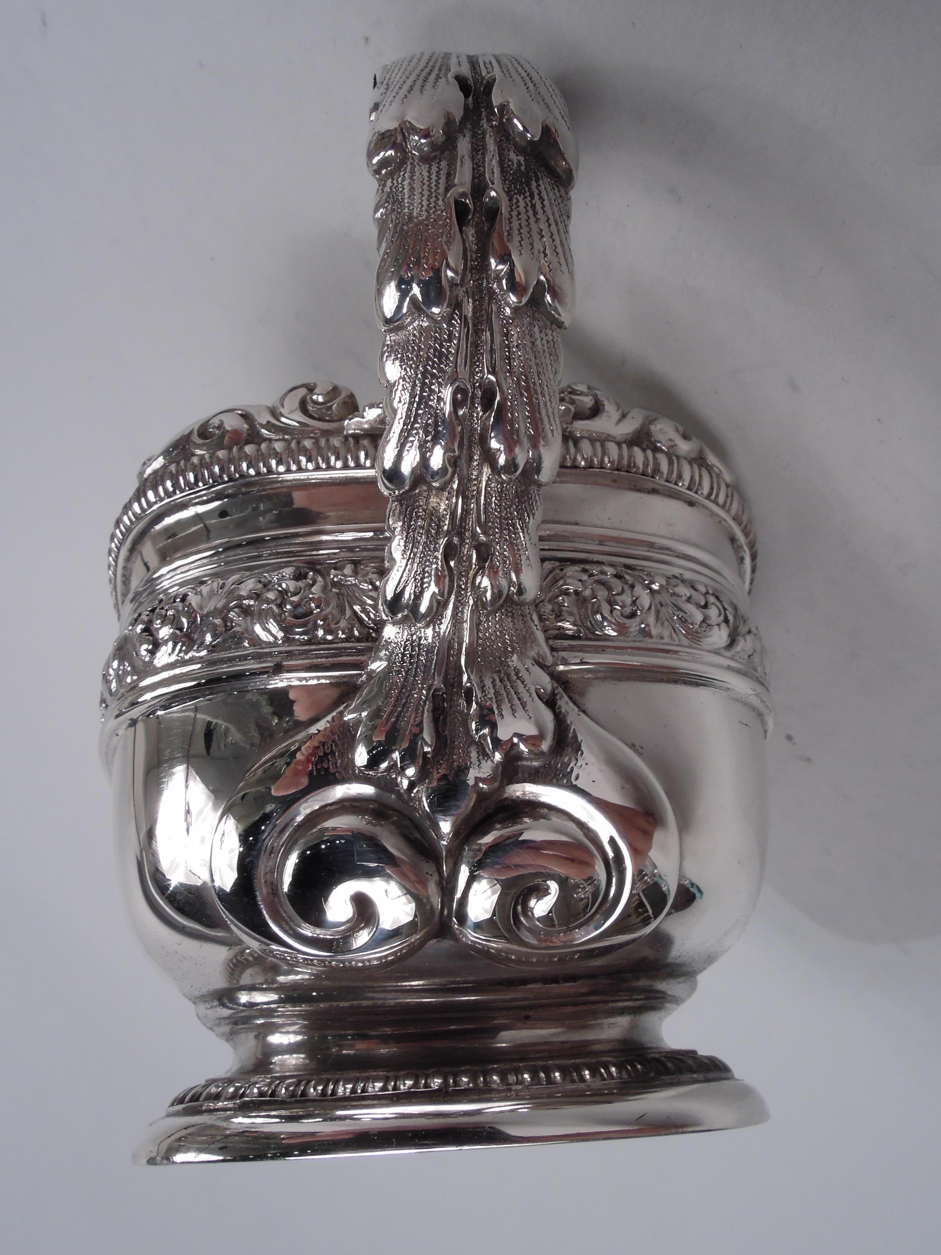 Pair of Antique Tiffany Victorian Classical Sterling Silver Sauceboats For Sale 2
