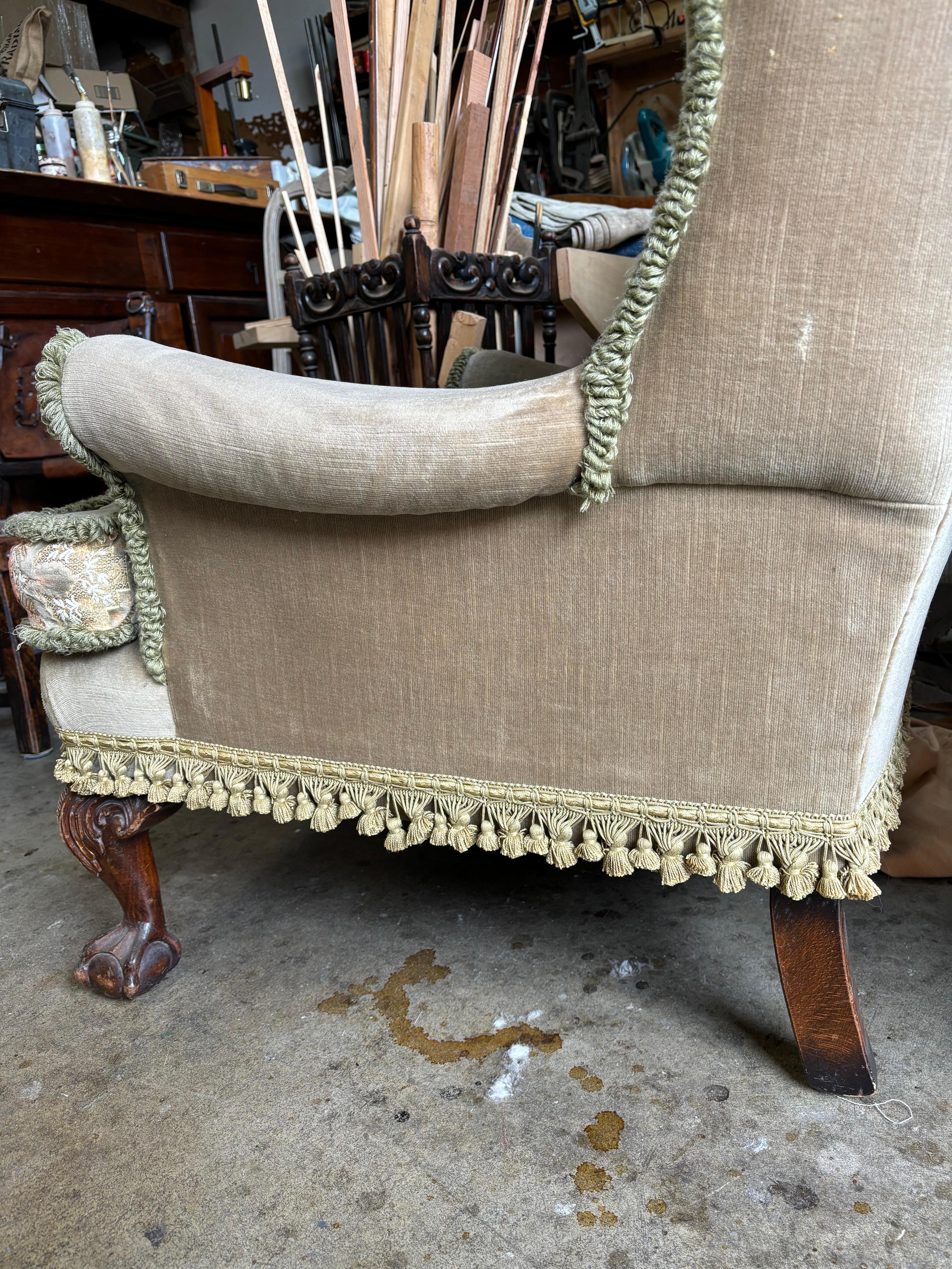 Pair of Antique Upholstered Wingback Armchairs Tela en venta
