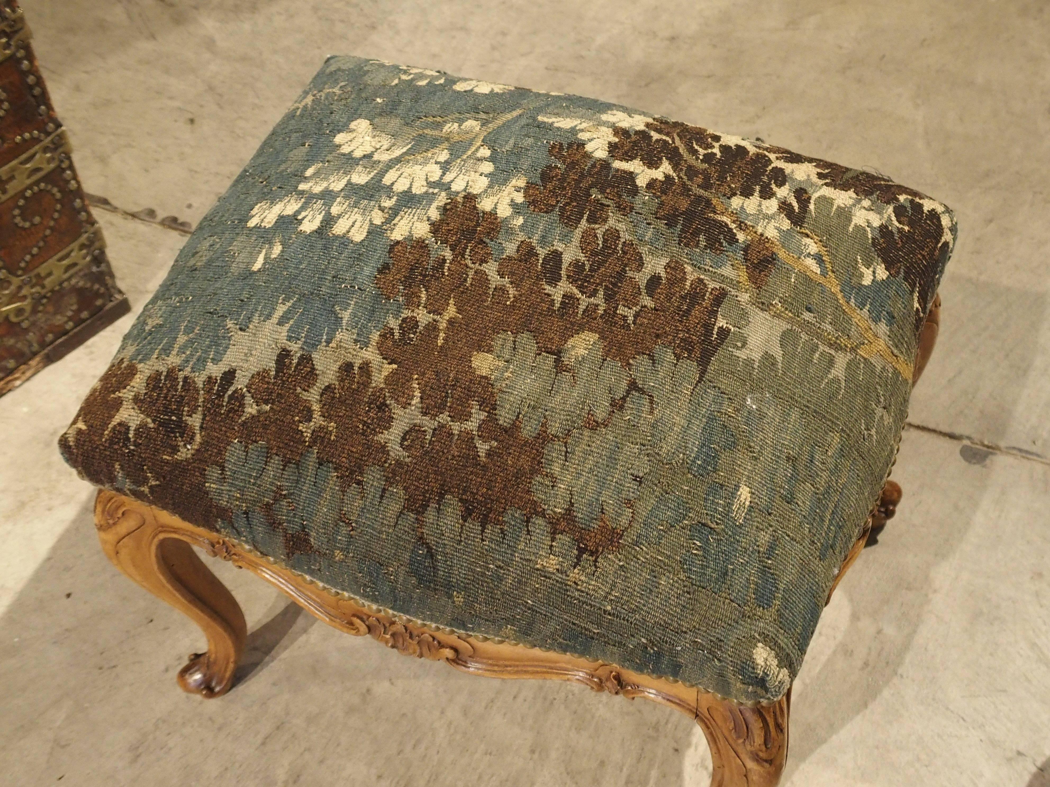Pair of Antique Venetian Walnut Wood Stools with French Aubusson Tapestry In Good Condition In Dallas, TX