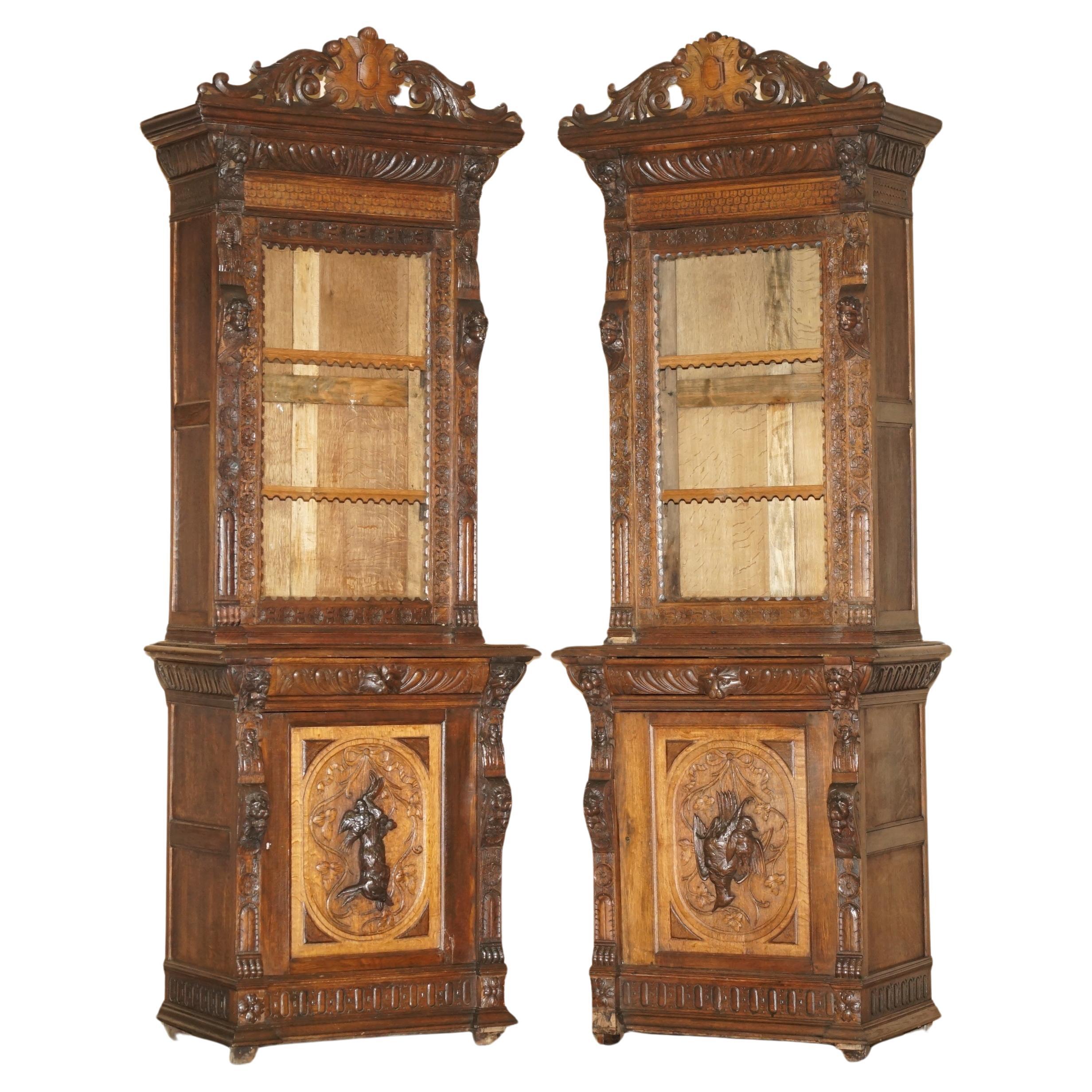 PAIR OF ANTIQUE ViCTORIAN 1880 CONTINENTAL JACOBEAN GOTHIC REVIVAL BOOKCASES For Sale