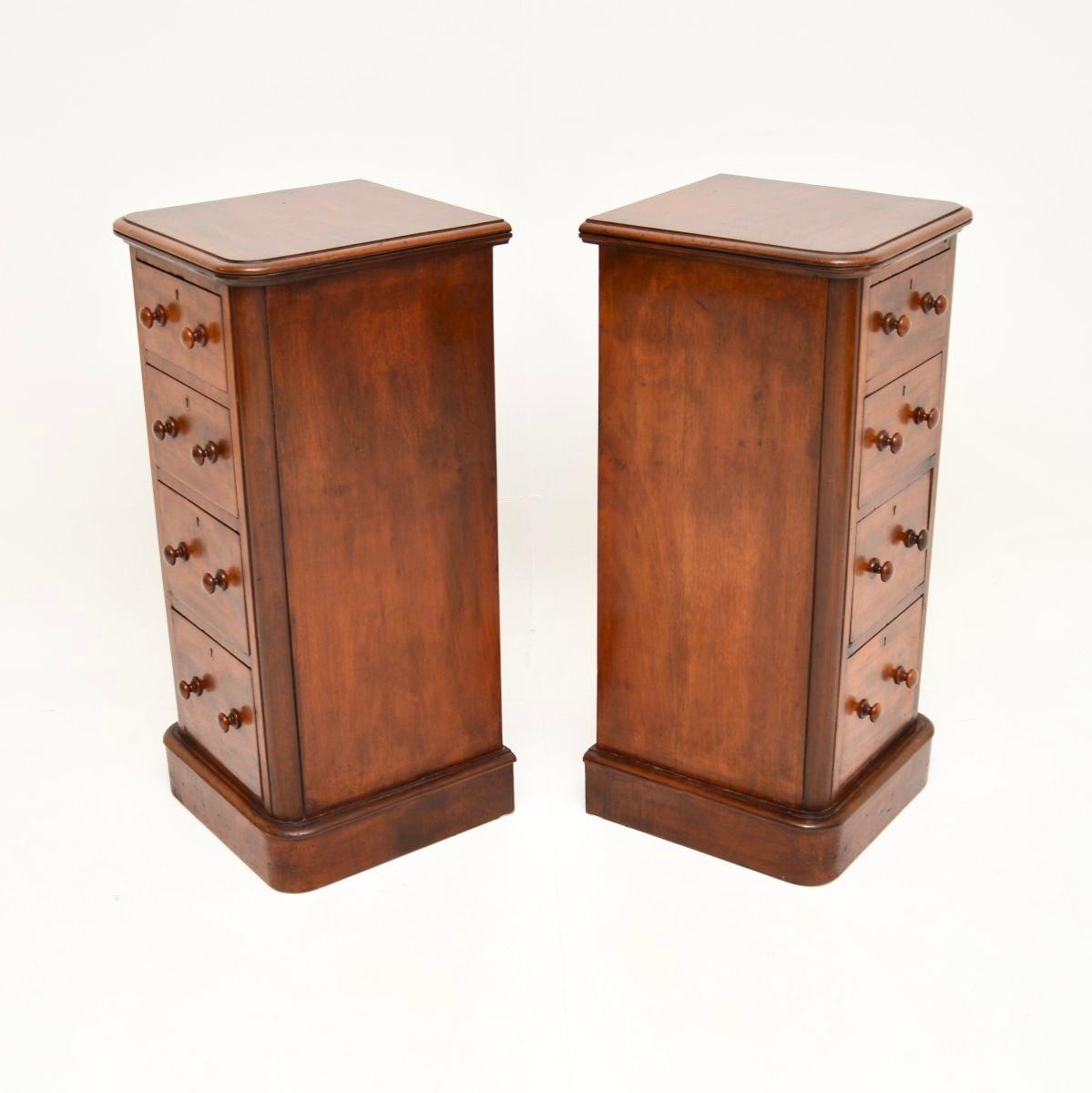 Pair of Antique Victorian Bedside Chests In Good Condition In London, GB