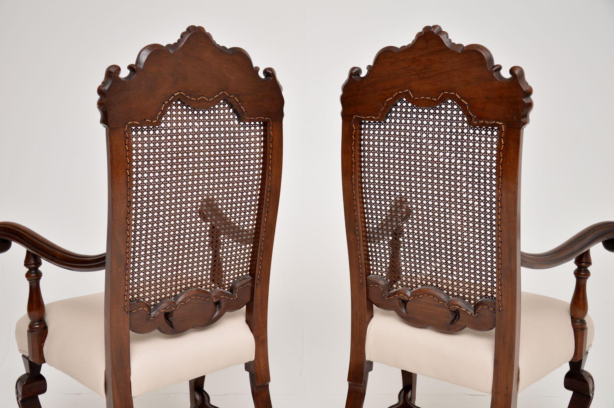 Pair of Antique Victorian Carved Walnut Armchairs In Good Condition For Sale In London, GB