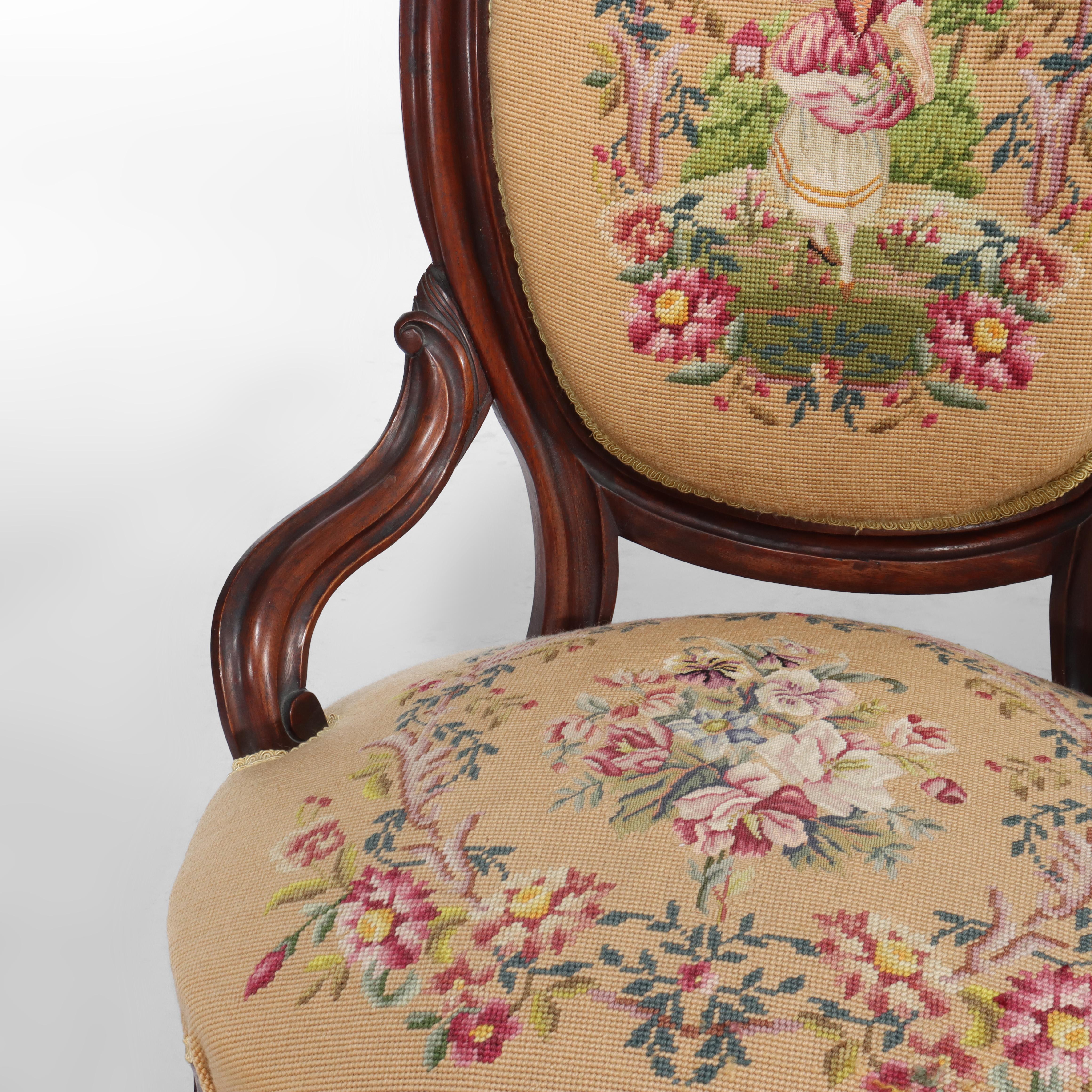 Paire d'anciennes chaises de salon victoriennes en noyer sculpté à l'aiguille c1890 en vente 9
