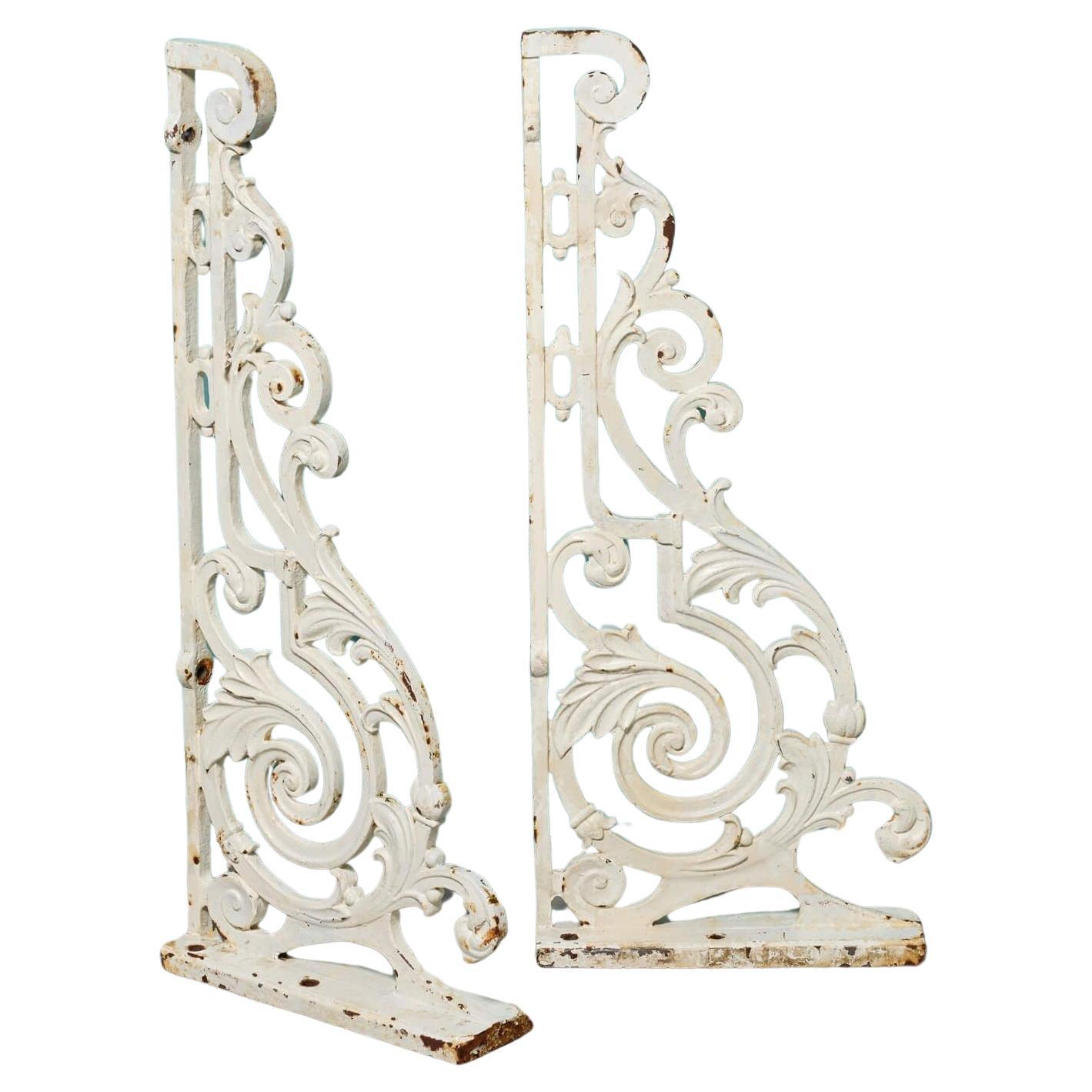 Pair of Antique Victorian Cast Iron Wall Brackets For Sale