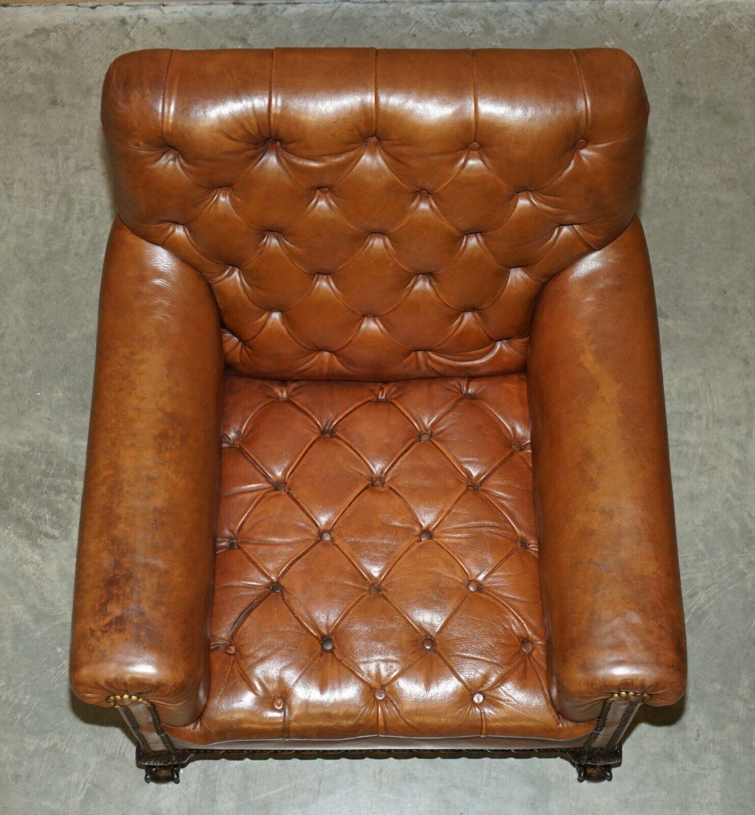 PAIR OF ANTiQUE VICTORIAN CHESTERFiELD BROWN LEATHER ARMCHAIRS CLAW & BALL FEET For Sale 3