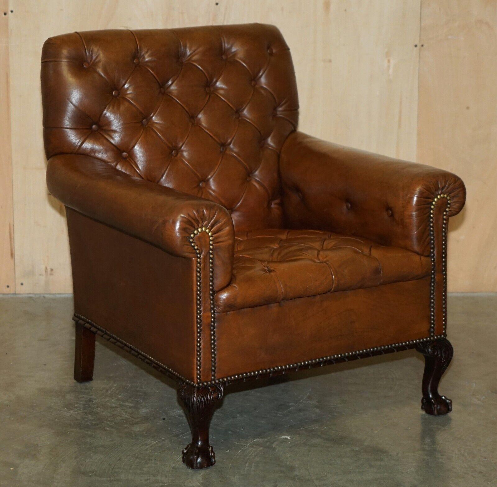 PAIR OF ANTiQUE VICTORIAN CHESTERFiELD BROWN LEATHER ARMCHAIRS CLAW & BALL FEET For Sale 10