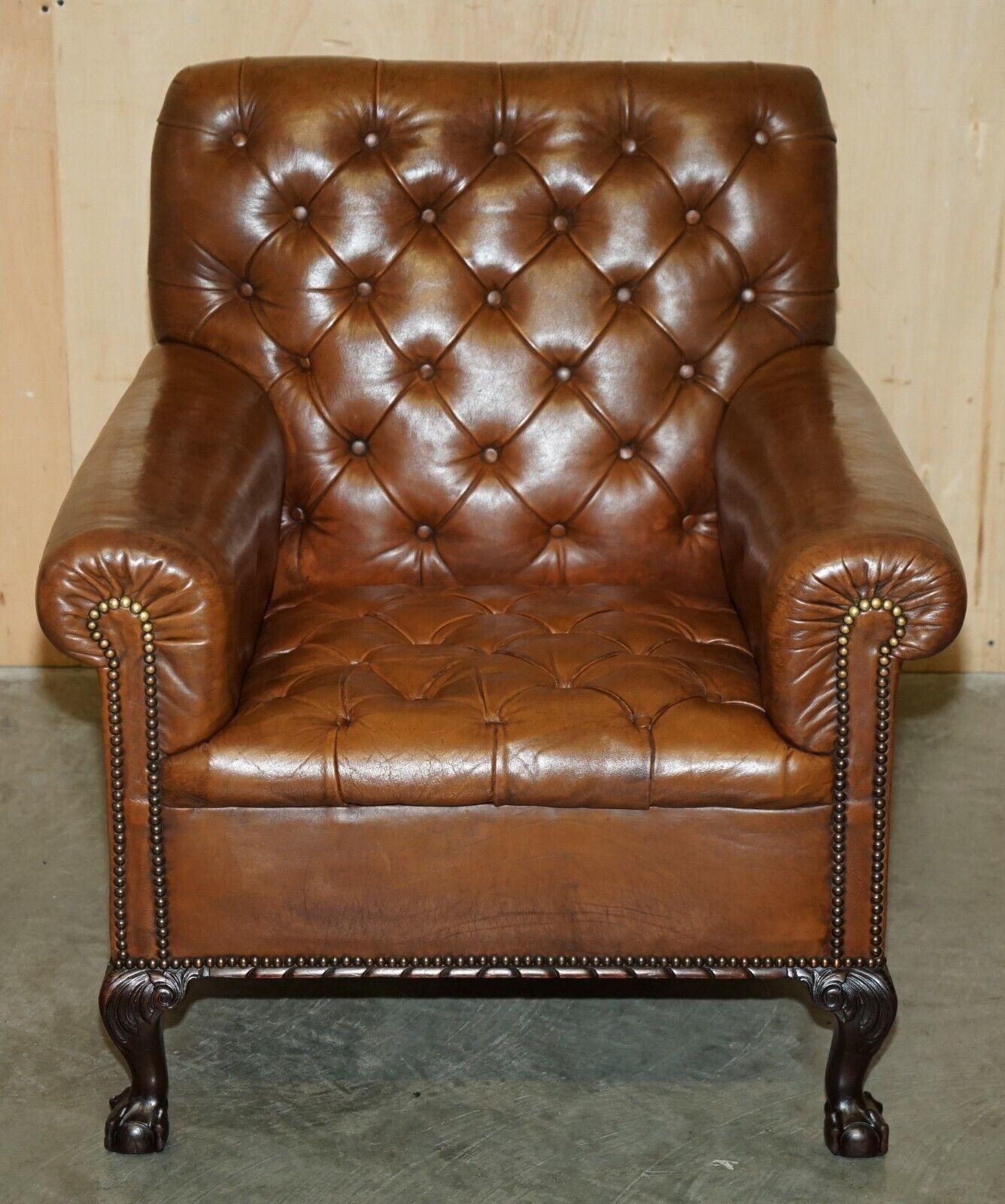 PAIR OF ANTiQUE VICTORIAN CHESTERFiELD BROWN LEATHER ARMCHAIRS CLAW & BALL FEET For Sale 11