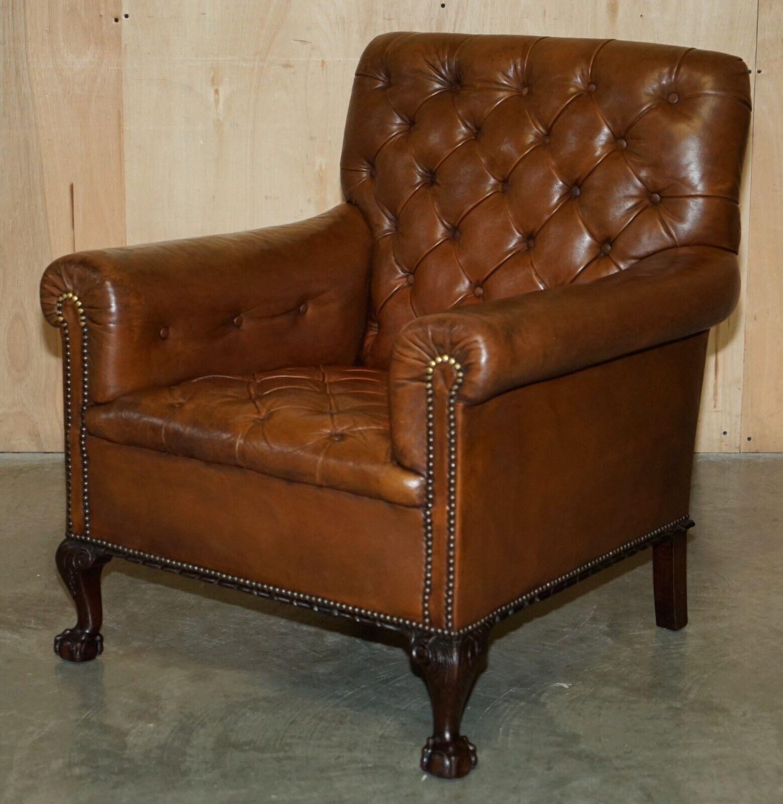 Victorian PAIR OF ANTiQUE VICTORIAN CHESTERFiELD BROWN LEATHER ARMCHAIRS CLAW & BALL FEET For Sale