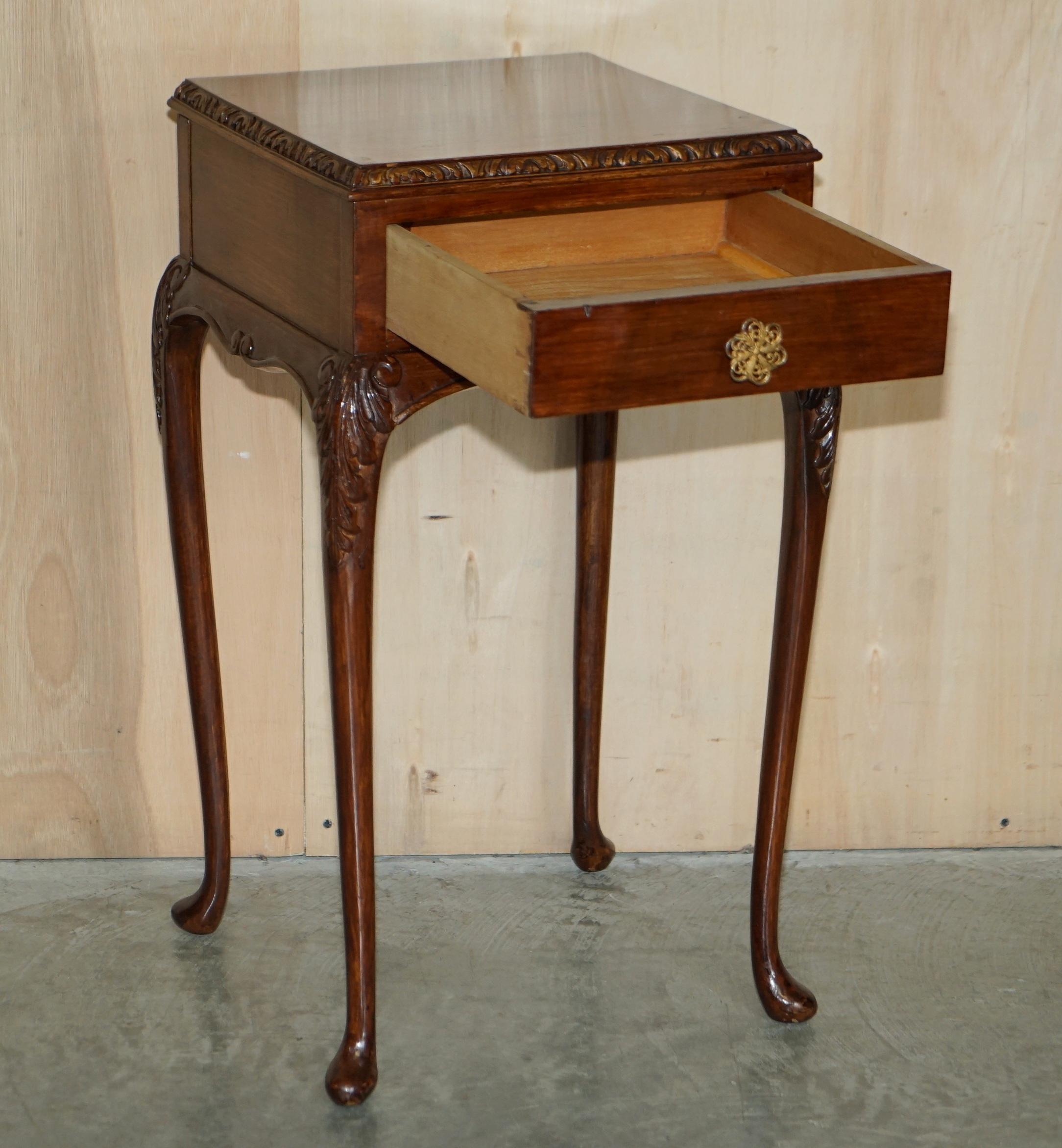 PAIR OF ANTIQUE VICTORIAN ELEGANT CABRIOLE LEGGED SINGLE DRAWER TALL SiDE TABLES For Sale 9