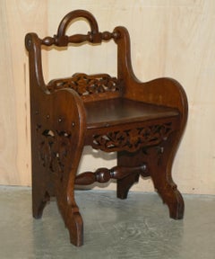 PAIR OF ANTIQUE ViCTORIAN ENGLISH HAND CARVED HALL CHAIRS WITH ROTATING HANDLES