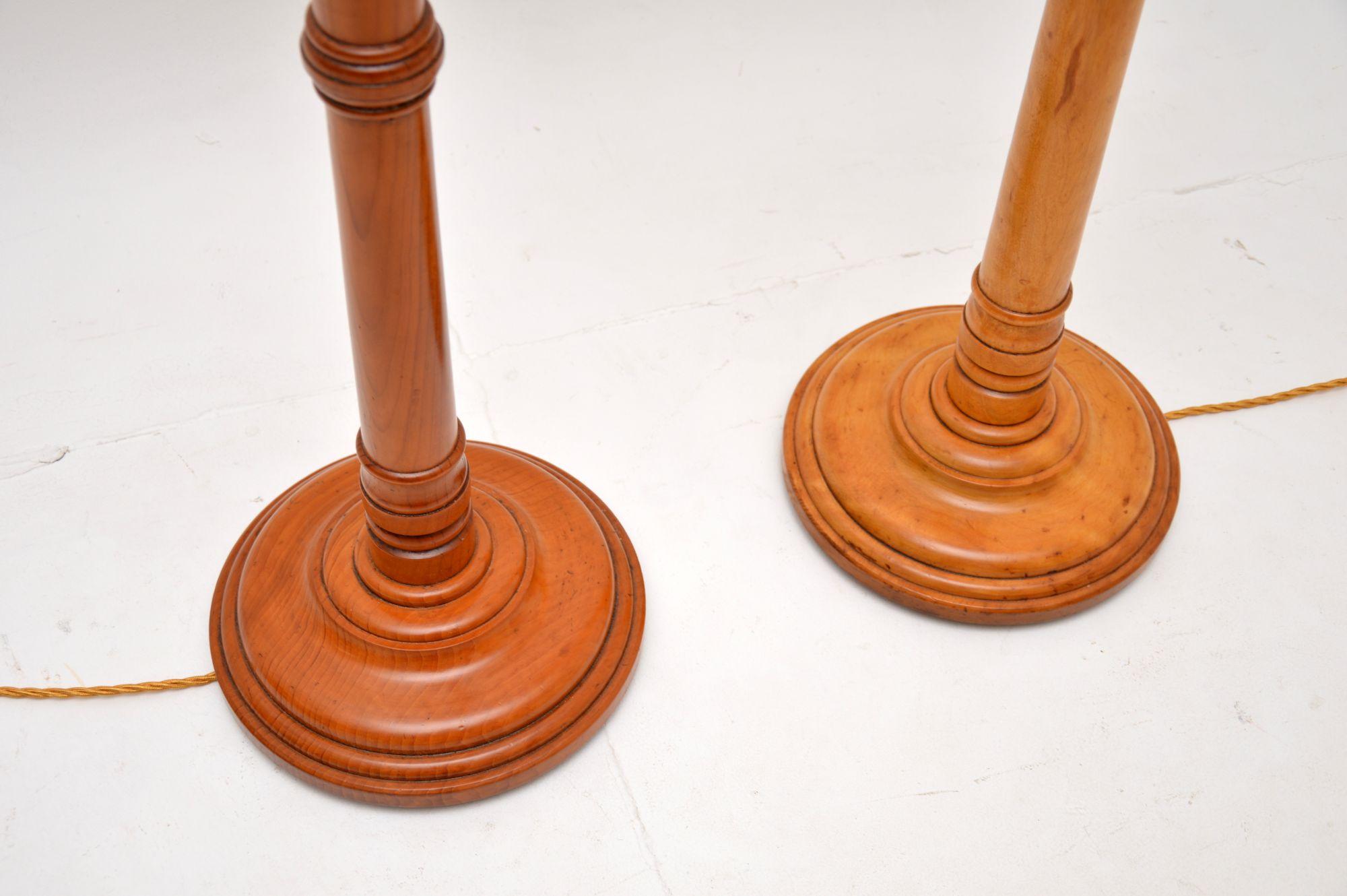 Pair of Antique Victorian Floor Lamps In Good Condition For Sale In London, GB