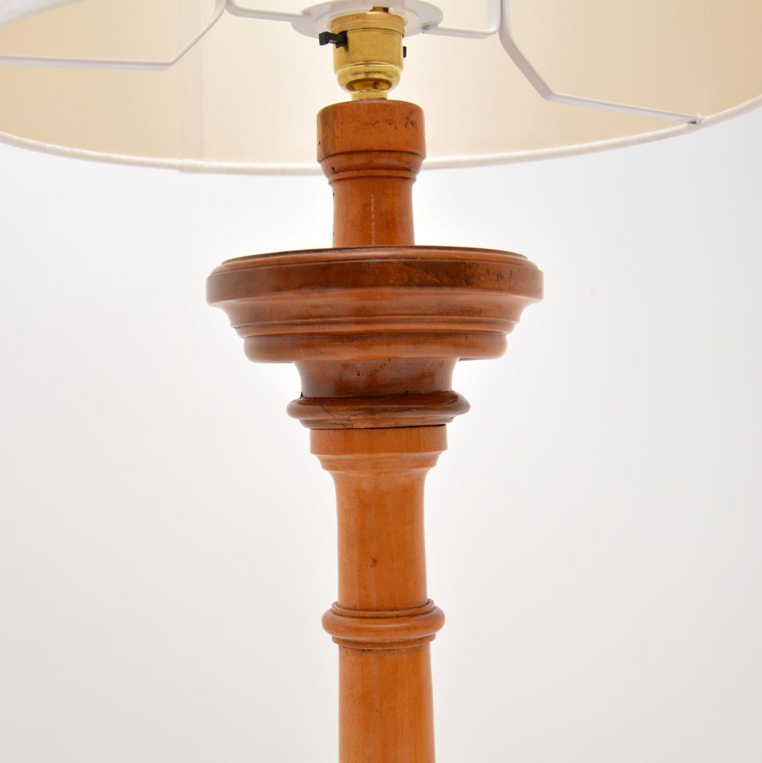 Elm Pair of Antique Victorian Floor Lamps For Sale