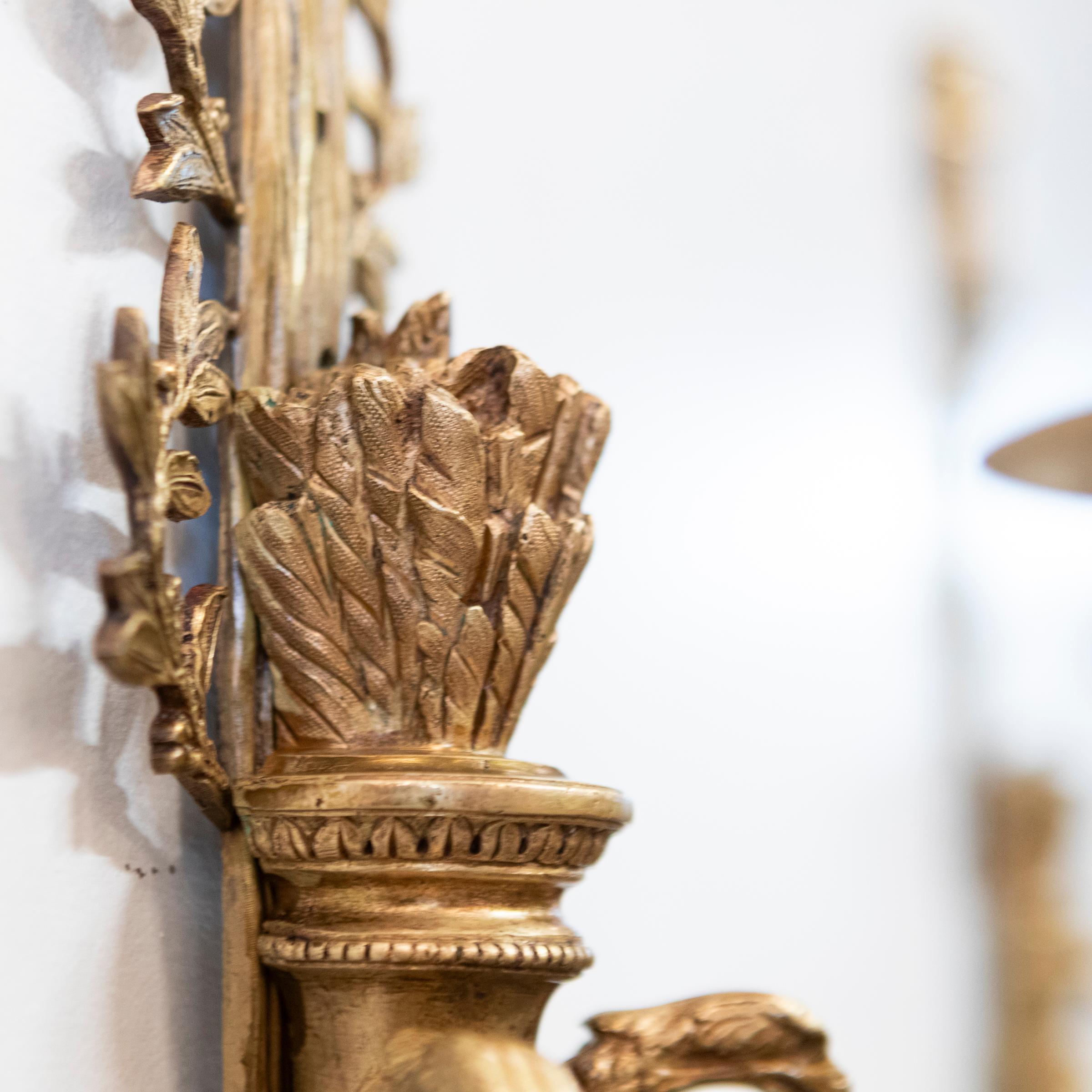 Paire d'appliques murales en bronze doré d'époque victorienne  Lampes murales du 19e siècle en vente 6