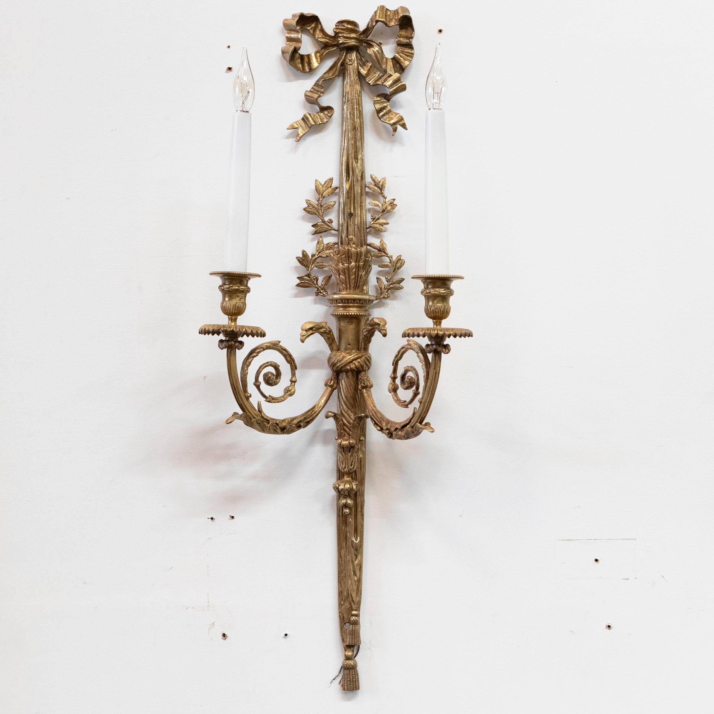 Paire d'appliques murales en bronze doré d'époque victorienne  Lampes murales du 19e siècle en vente 7