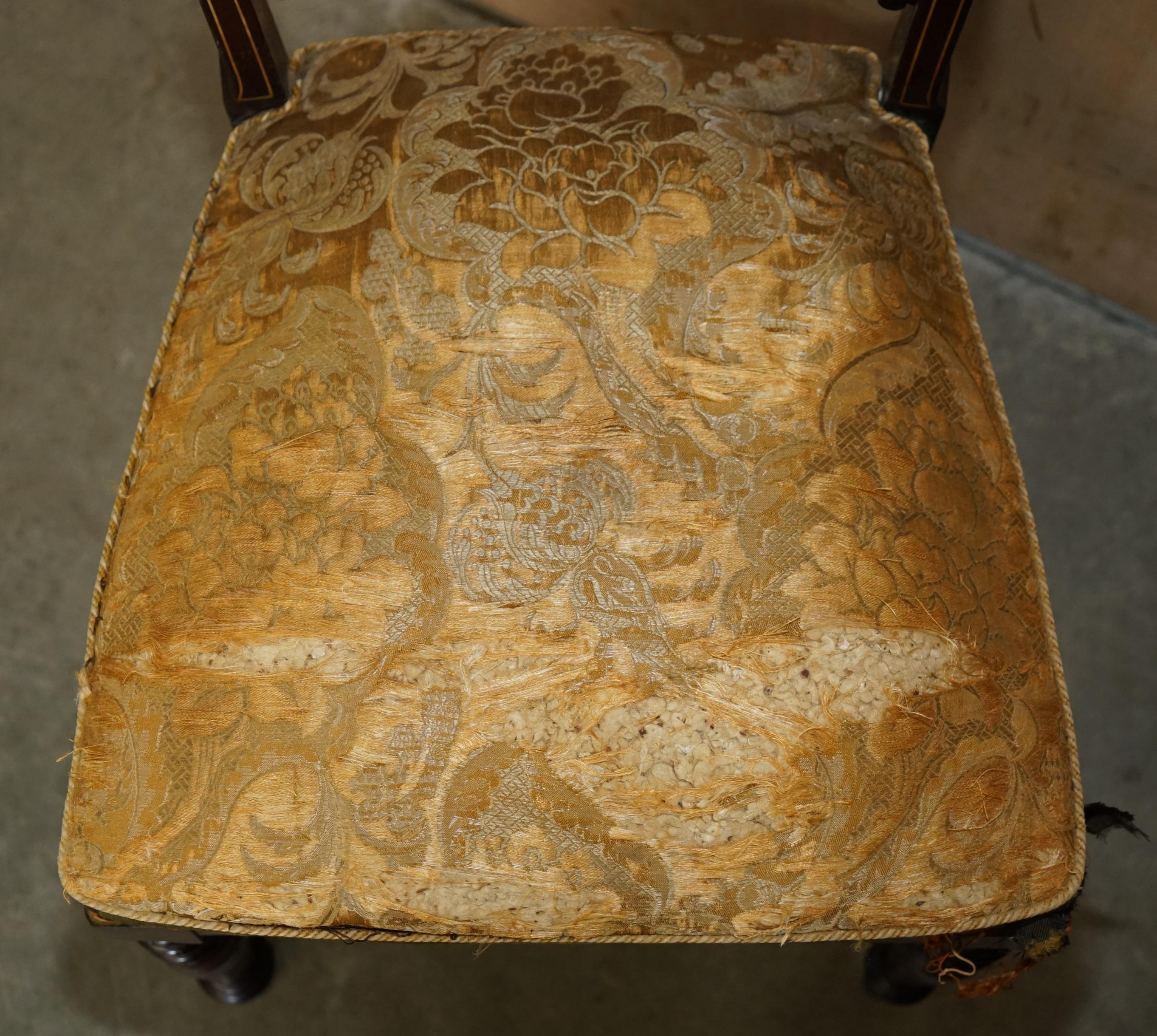 Paire de chaises de salon victoriennes anciennes en bois dur avec panneaux à dos inversés en vente 8