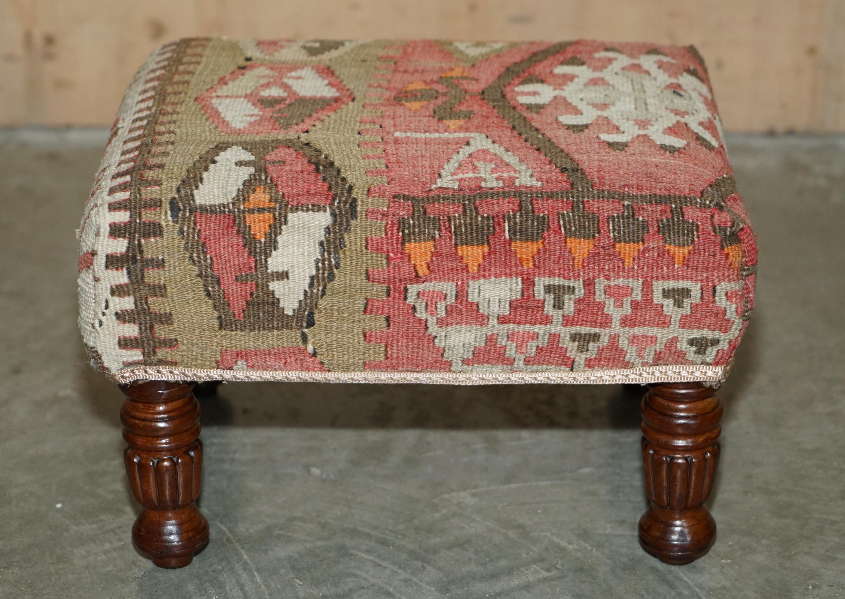 COPPIA DI PEDANE DA POLTRONE ANTICO VICTORIANO KILIM INGESSATO 2