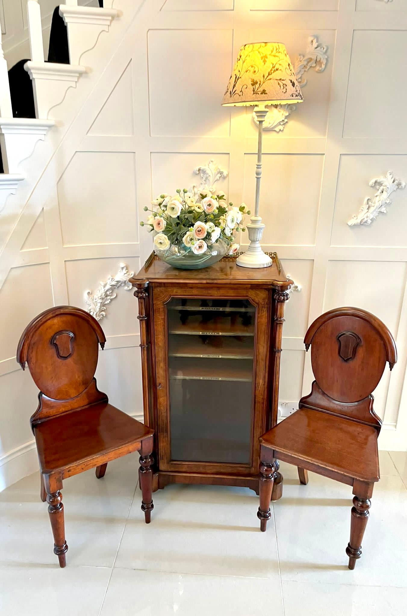 English ​​Pair of Antique Victorian Mahogany Hall Chairs