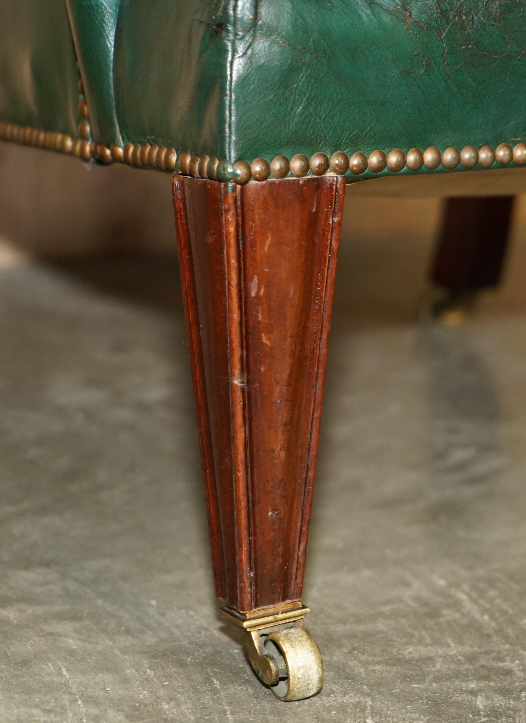 PAIR OF ANTIQUE VICTORIAN ORIGINAL GREEN LEATHER UPHOLSTERY WINGBACK ARMCHAIRs For Sale 3