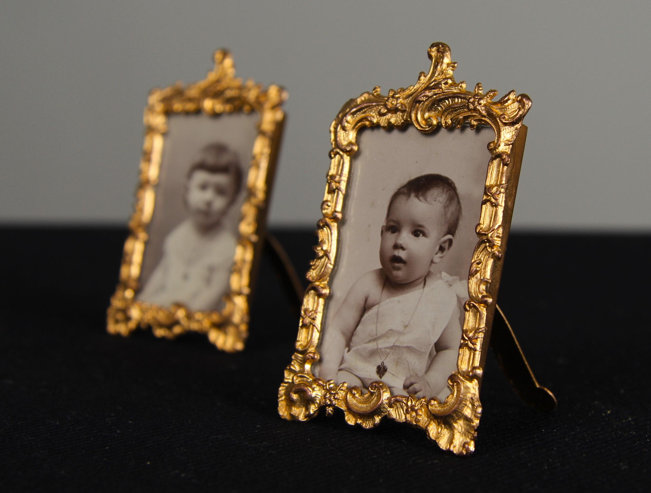 French Pair Of Antique Victorian Picture Frame, France, 1880s, 3 x 5 cm For Sale