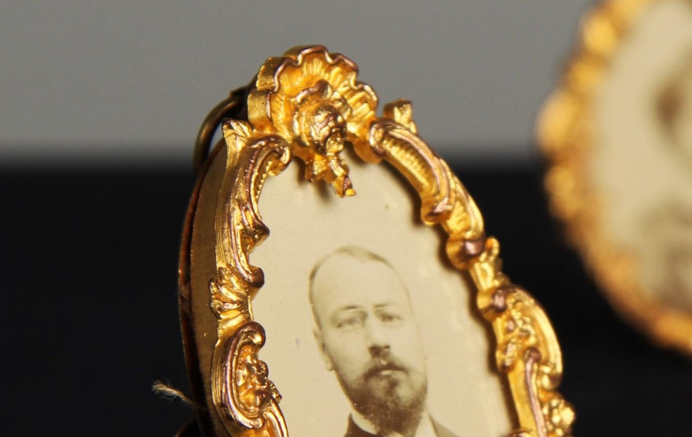 Pair Of Antique Victorian Picture Frames, France, 1880s, 3 x 4 cm In Good Condition For Sale In Greven, DE