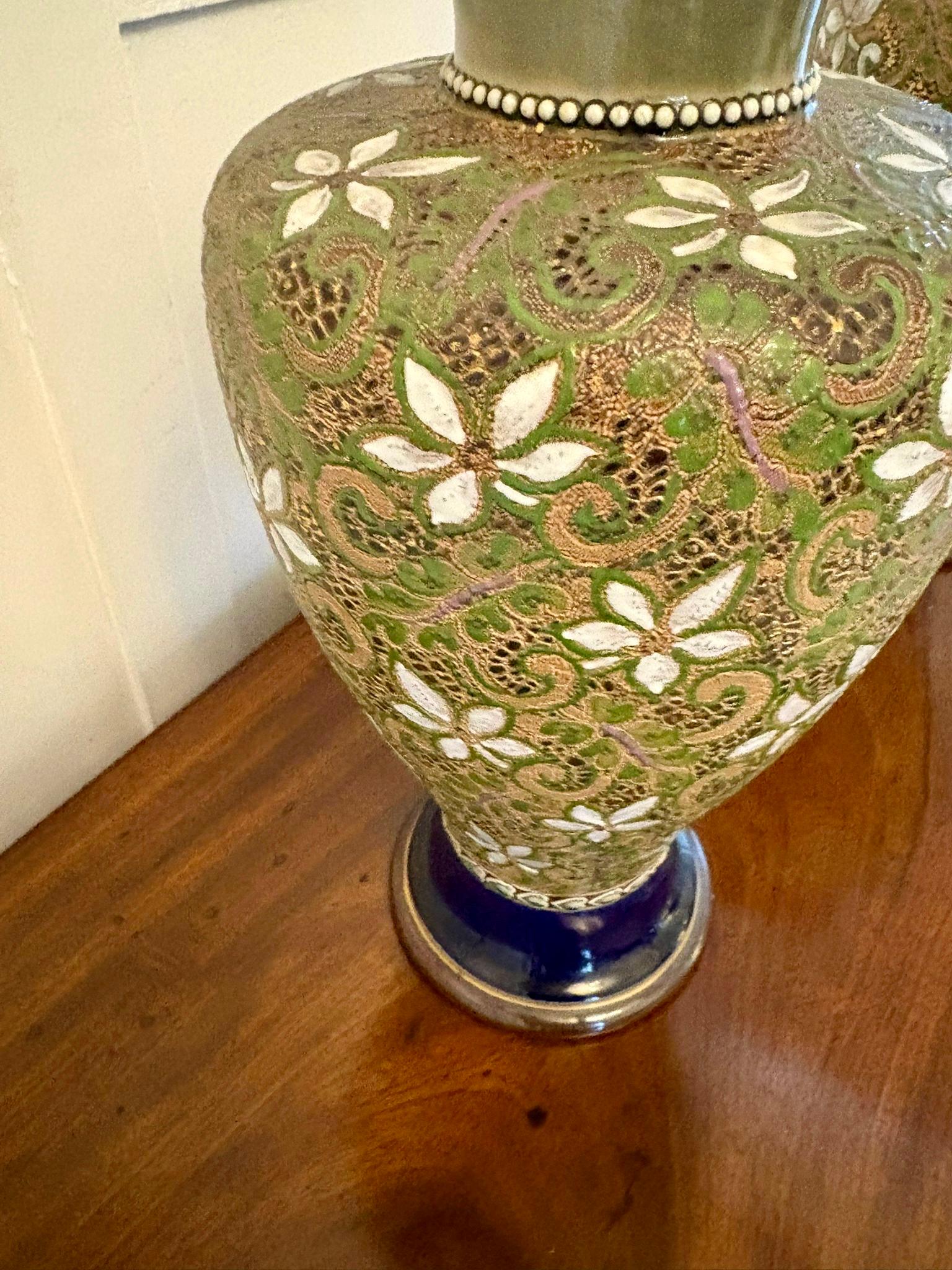Vittoriano Coppia di vasi in gres Slater di qualità antica vittoriana Doulton in vendita