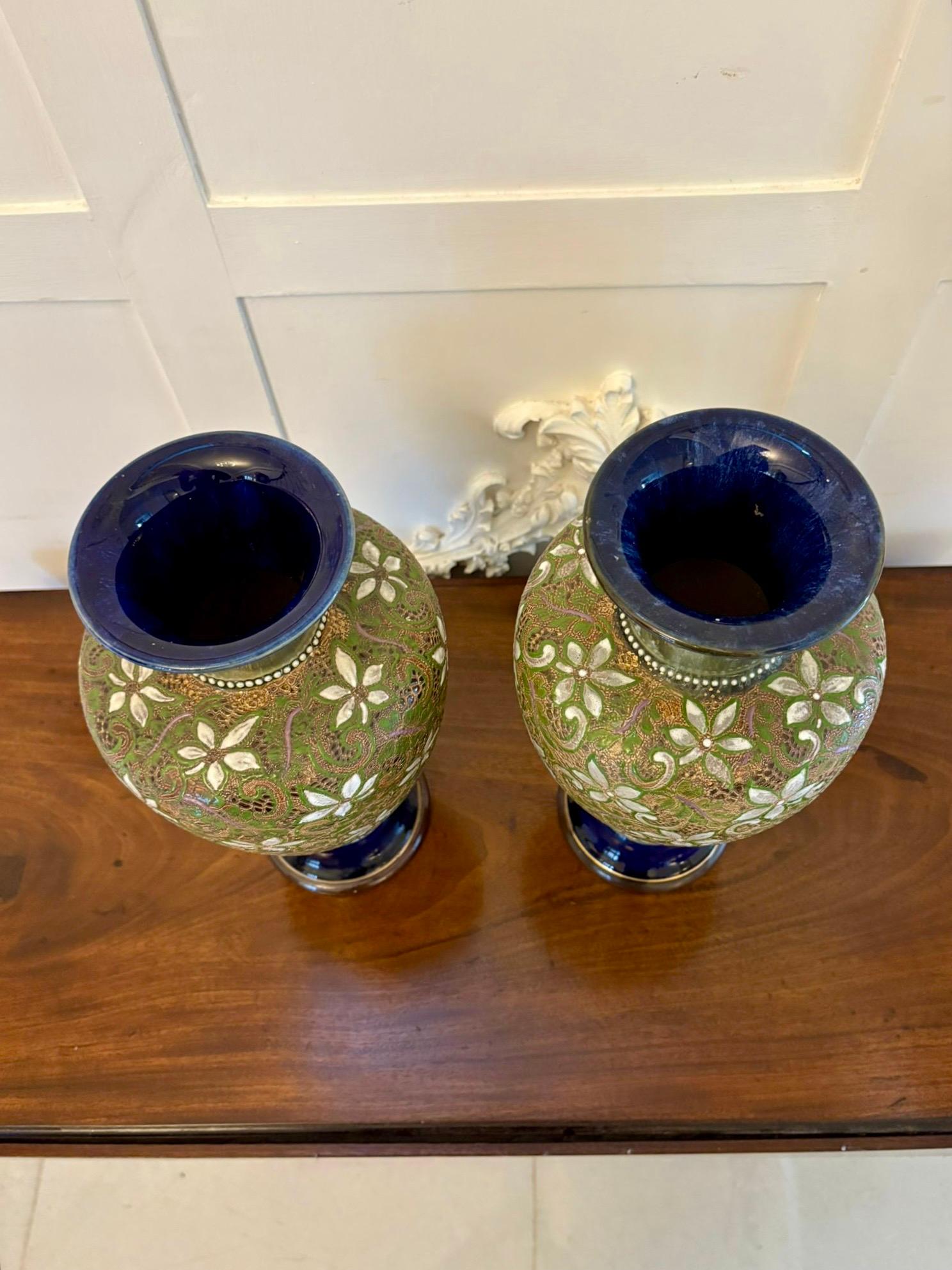 Coppia di vasi in gres Slater di qualità antica vittoriana Doulton in vendita 1