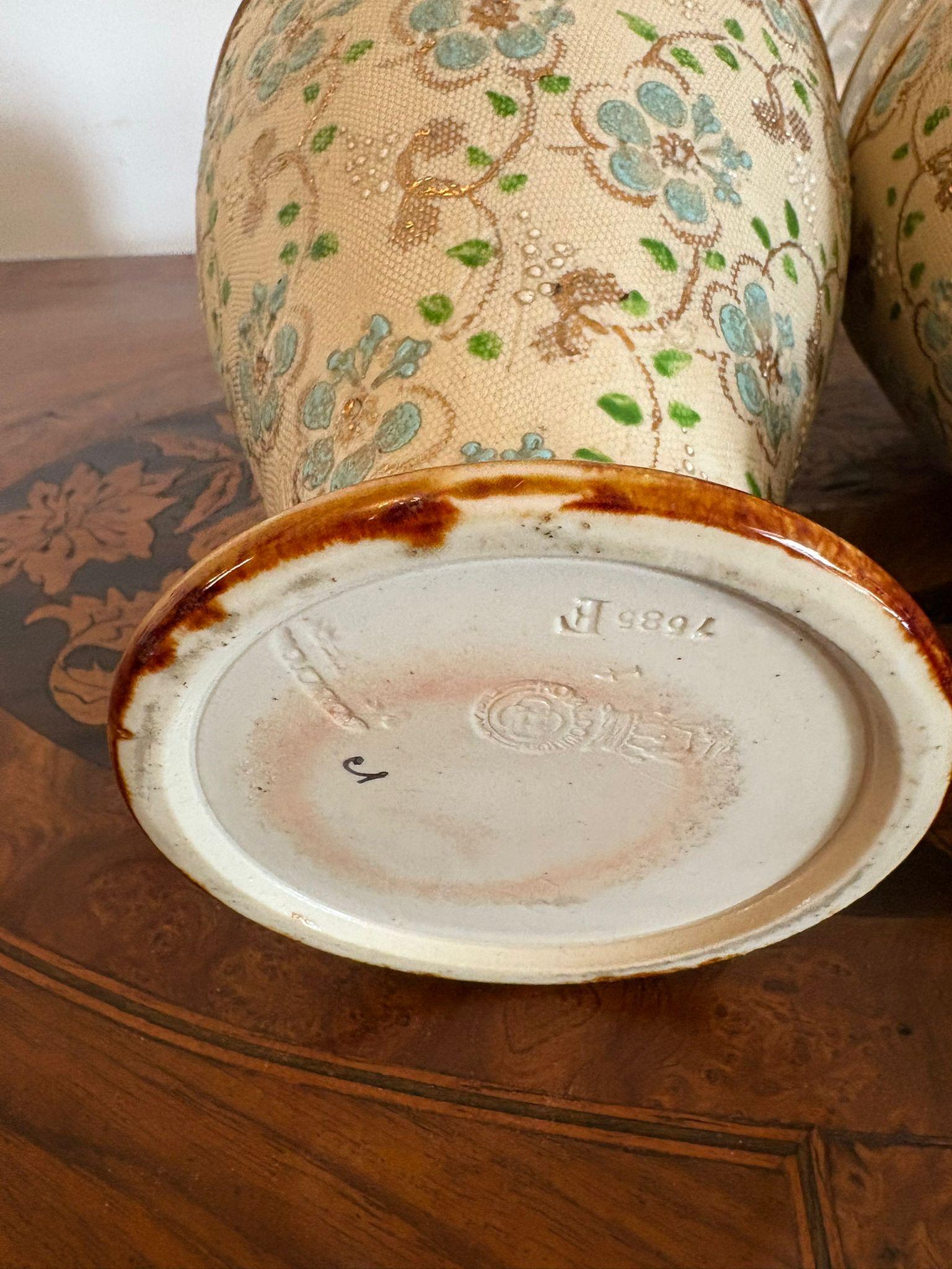Paire de vases Doulton de qualité victorienne ancienne Bon état - En vente à Suffolk, GB