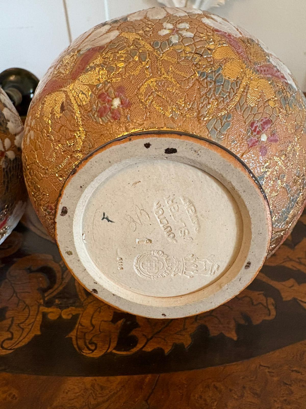Inglese Coppia di antichi vasi in gres Royal Doulton Slater di qualità vittoriana in vendita