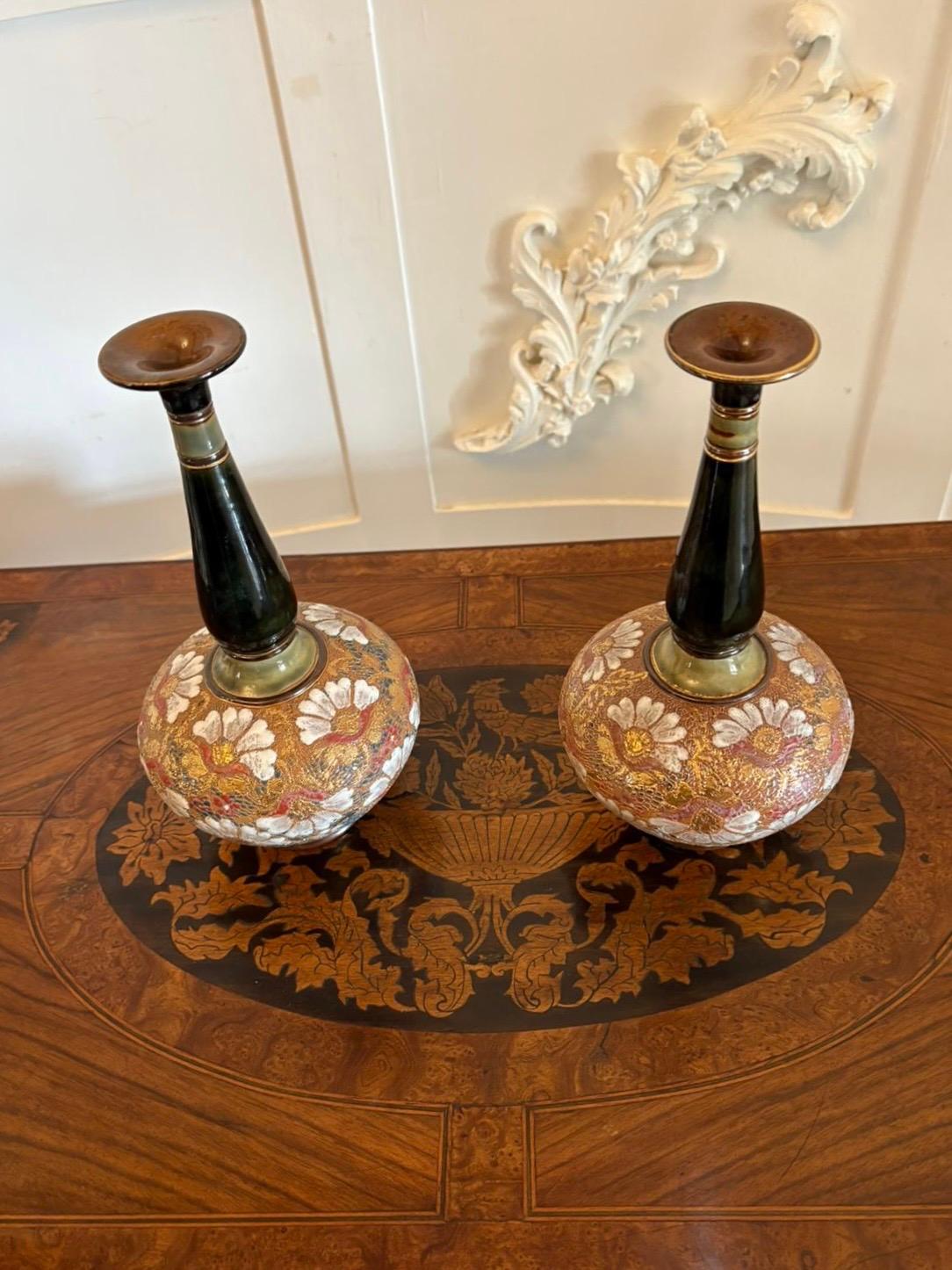 Coppia di antichi vasi in gres Royal Doulton Slater di qualità vittoriana in vendita 2