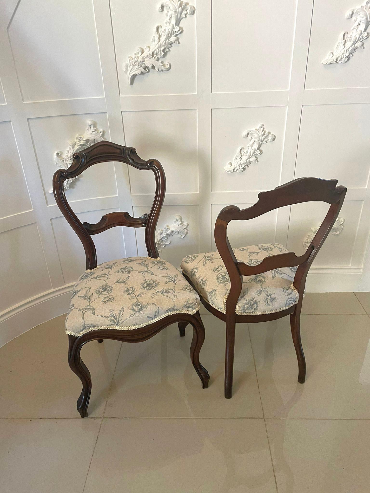 English  Pair of Antique Victorian Quality Walnut Side Chairs  For Sale