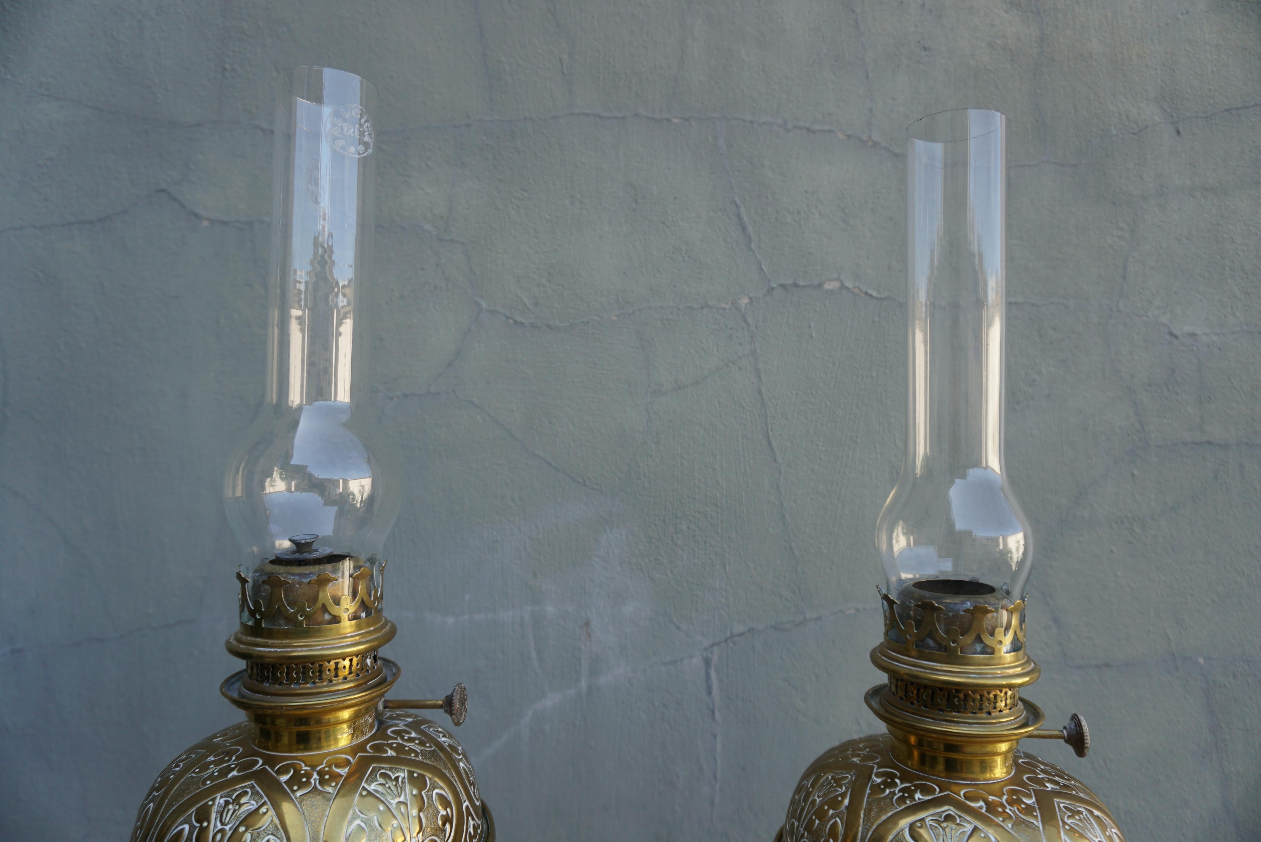 Hand-Crafted Pair of Antique Victorian Reeded Column Brass Oil Lamps For Sale