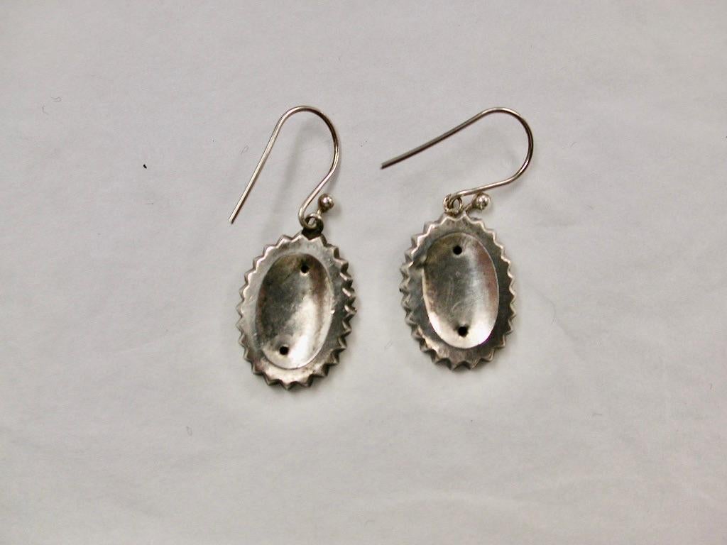 Pair Of Antique Victorian Silver Aesthetic Style Earrings Dated Circa 1880 In Good Condition For Sale In London, GB