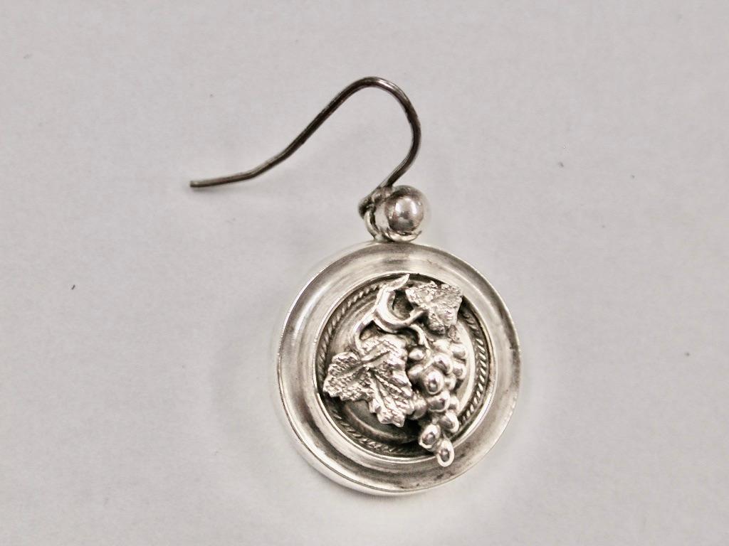 Pair Of Antique Victorian Silver Earrings With Grape And Leaf Design Circa 1880 In Good Condition For Sale In London, GB