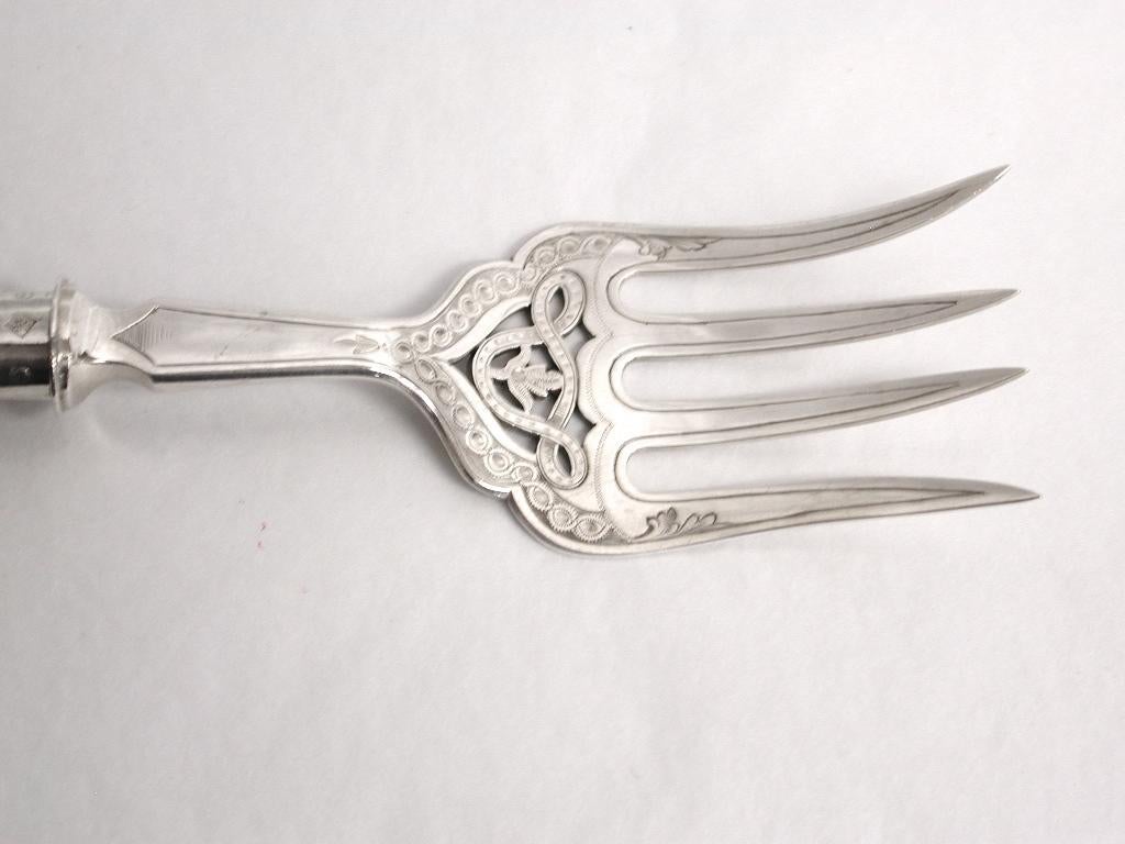 Pareja de Antiguos Servidores Victorianos de Plata para Pescado en Caja de Cuero Ajustada, 1880 en venta 2