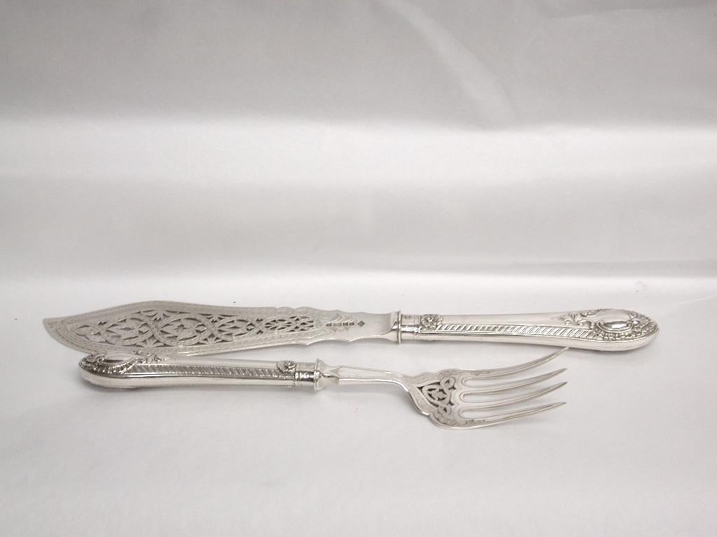 English Pair of Antique Victorian Silver Fish Servers in Fitted Leather Box, 1880 For Sale