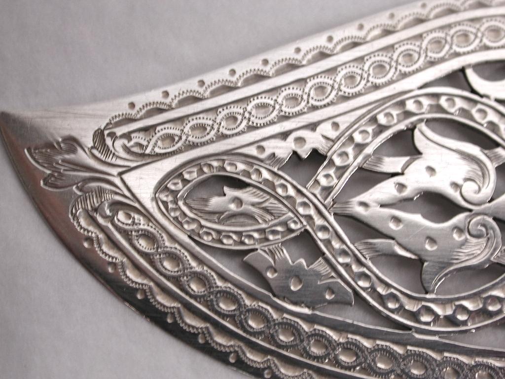 Pareja de Antiguos Servidores Victorianos de Plata para Pescado en Caja de Cuero Ajustada, 1880 en venta 1