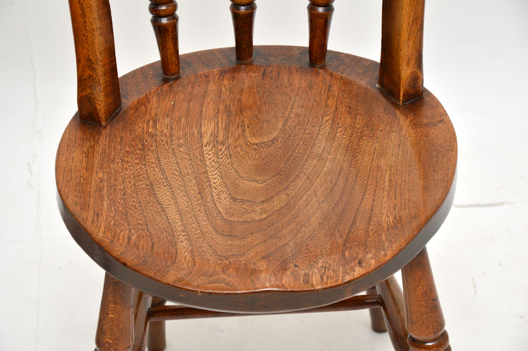 Pair of Antique Victorian Solid Elm Dining / Side Chairs In Good Condition In London, GB